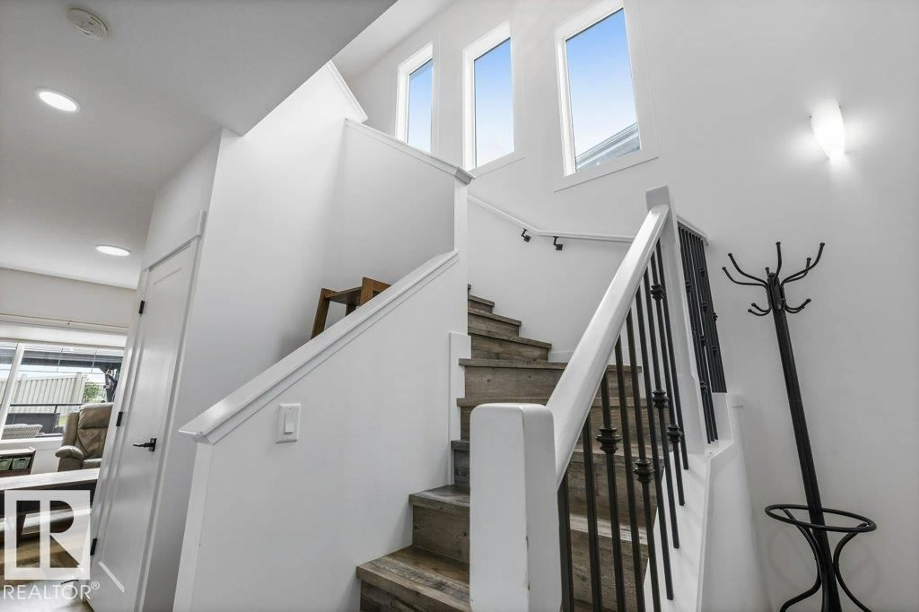Stairs for 22219 85 AV, Edmonton Alberta T5T7E4