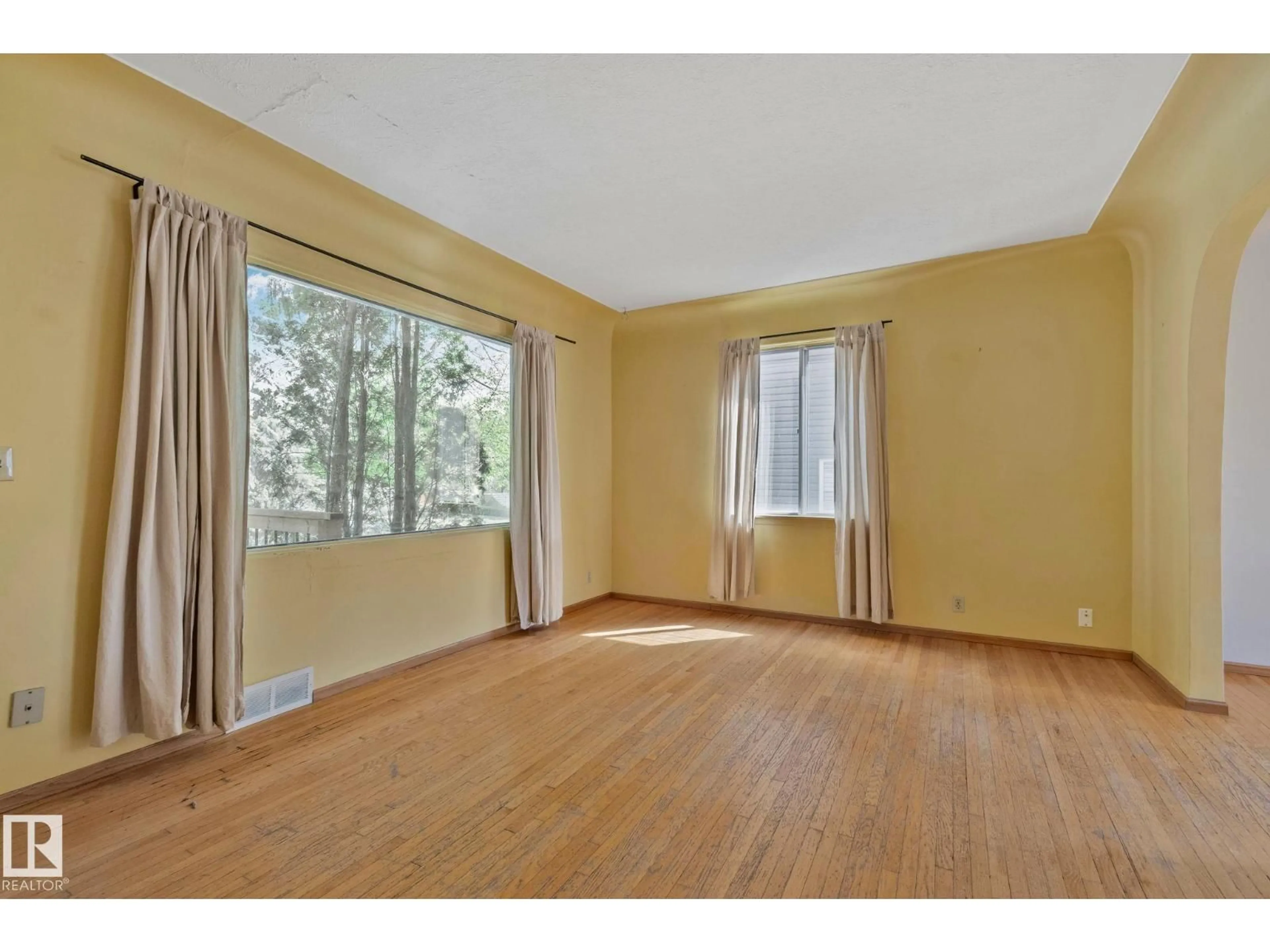 A pic of a room for 9727 69 AV, Edmonton Alberta T6E0S7