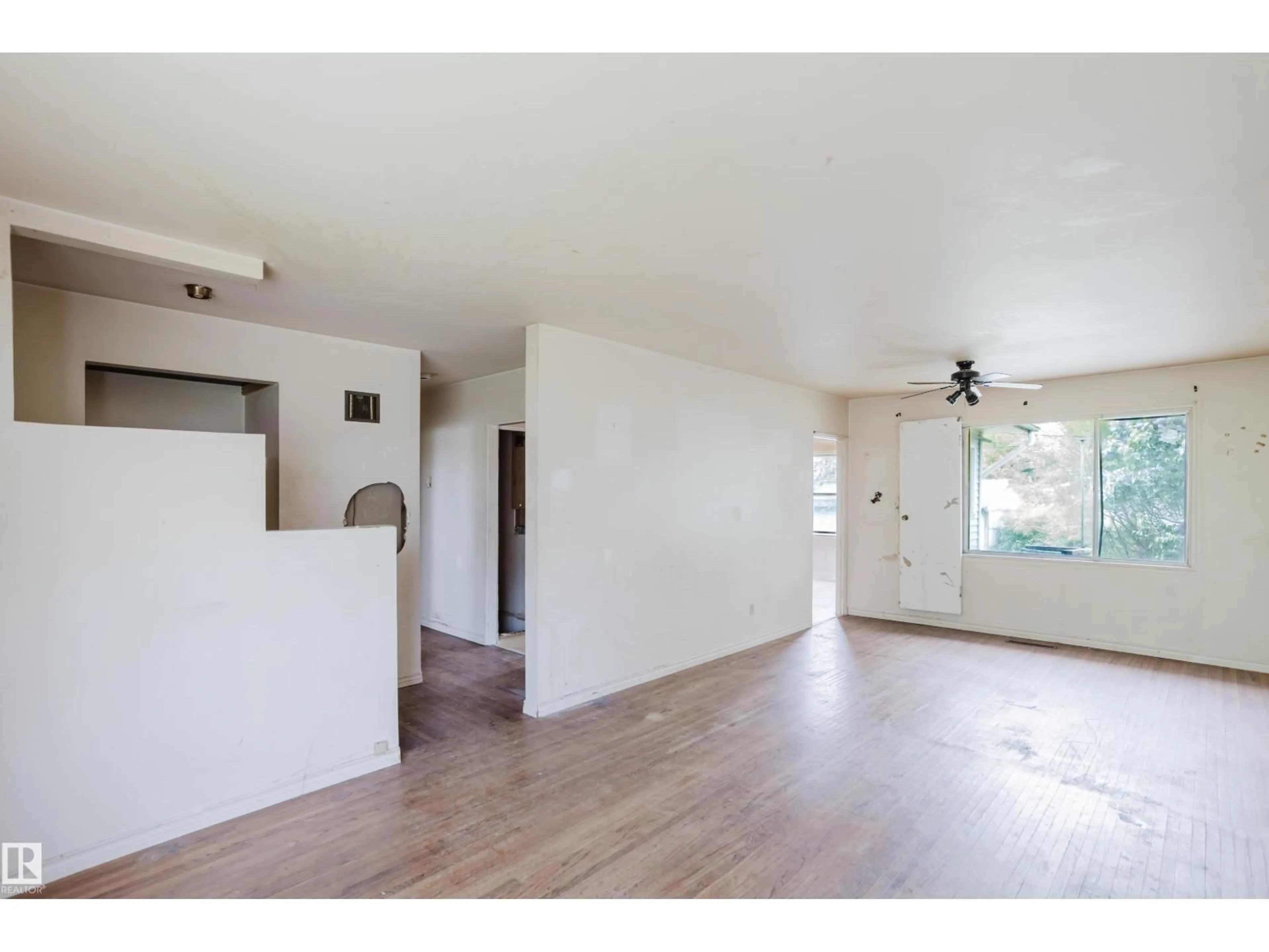 A pic of a room for NW - 12236 131 ST, Edmonton Alberta T5L1M9