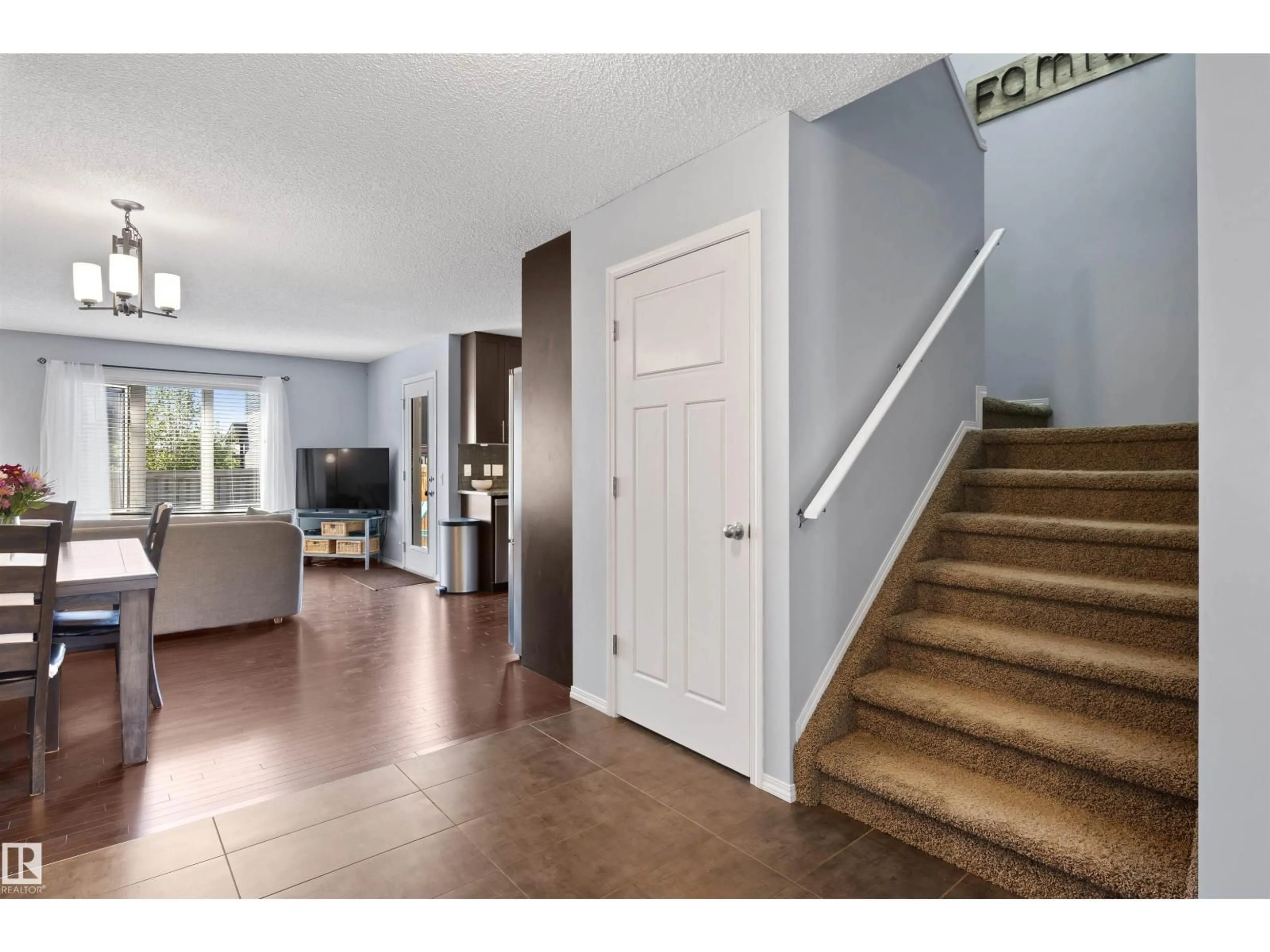 Indoor entryway for 60 RED TAIL WY, St. Albert Alberta T8N7N8