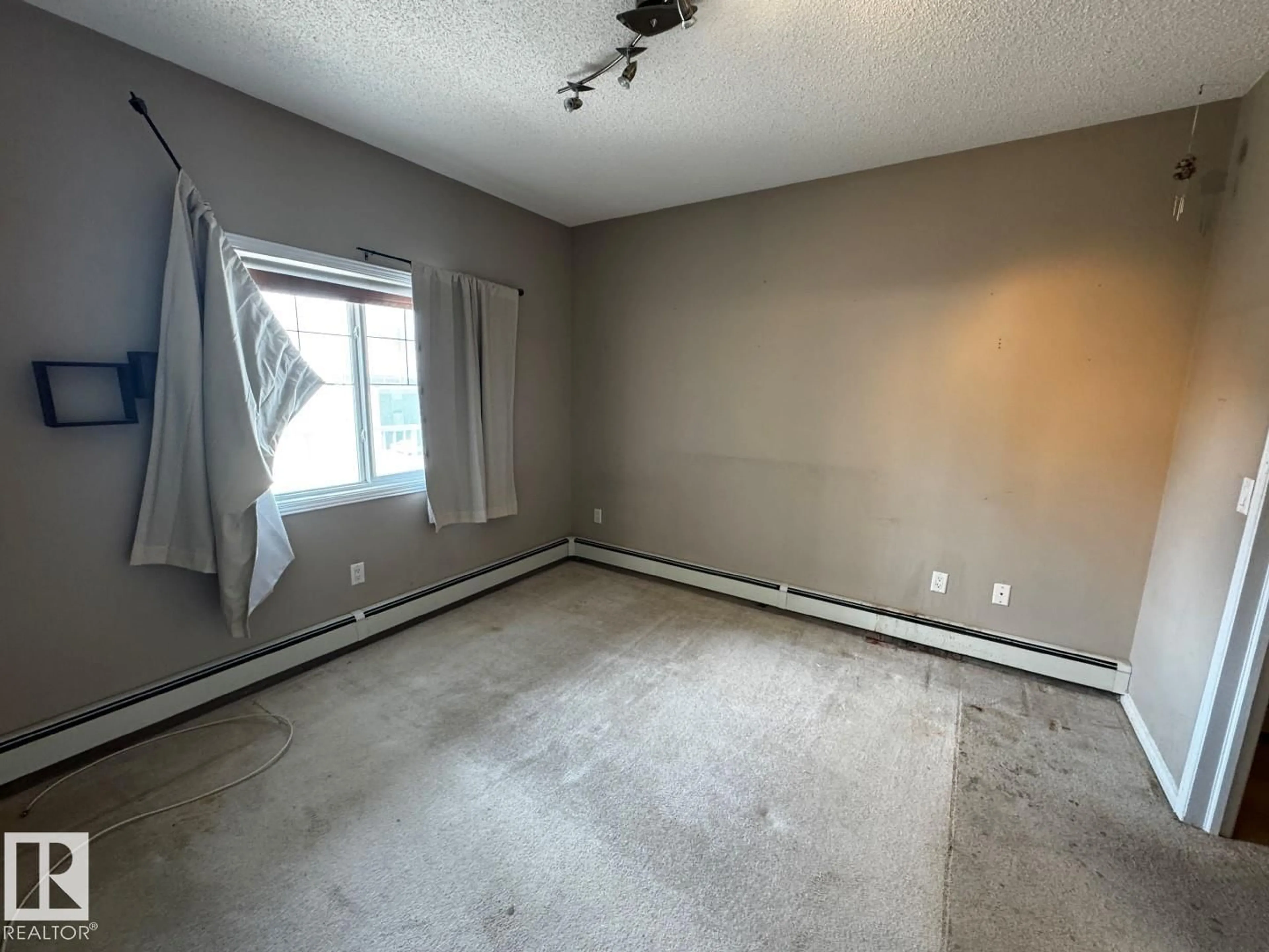 A pic of a room for 300 16715 100 AV NW, Edmonton Alberta T5P4Z5