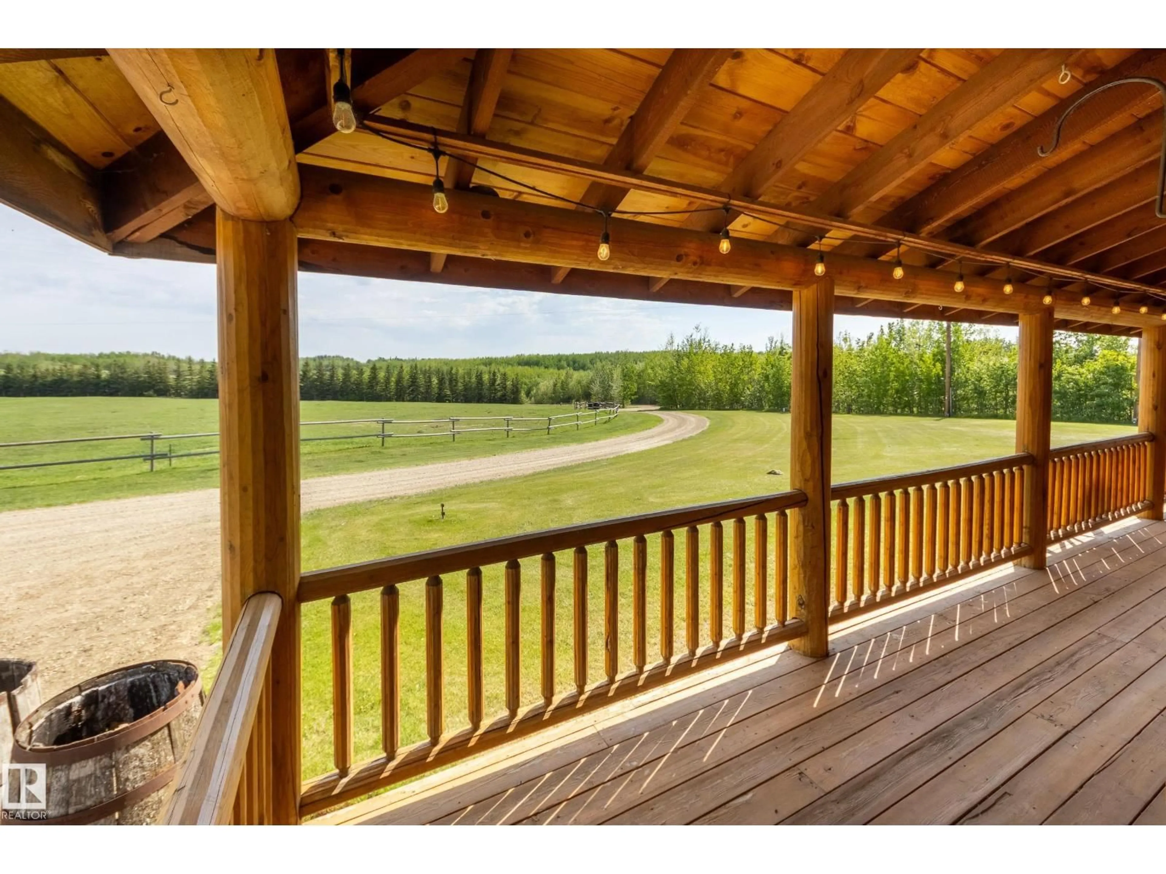 Patio, unknown for 3 - 54227 RGE ROAD 275, Rural Sturgeon County Alberta T8R1Y9