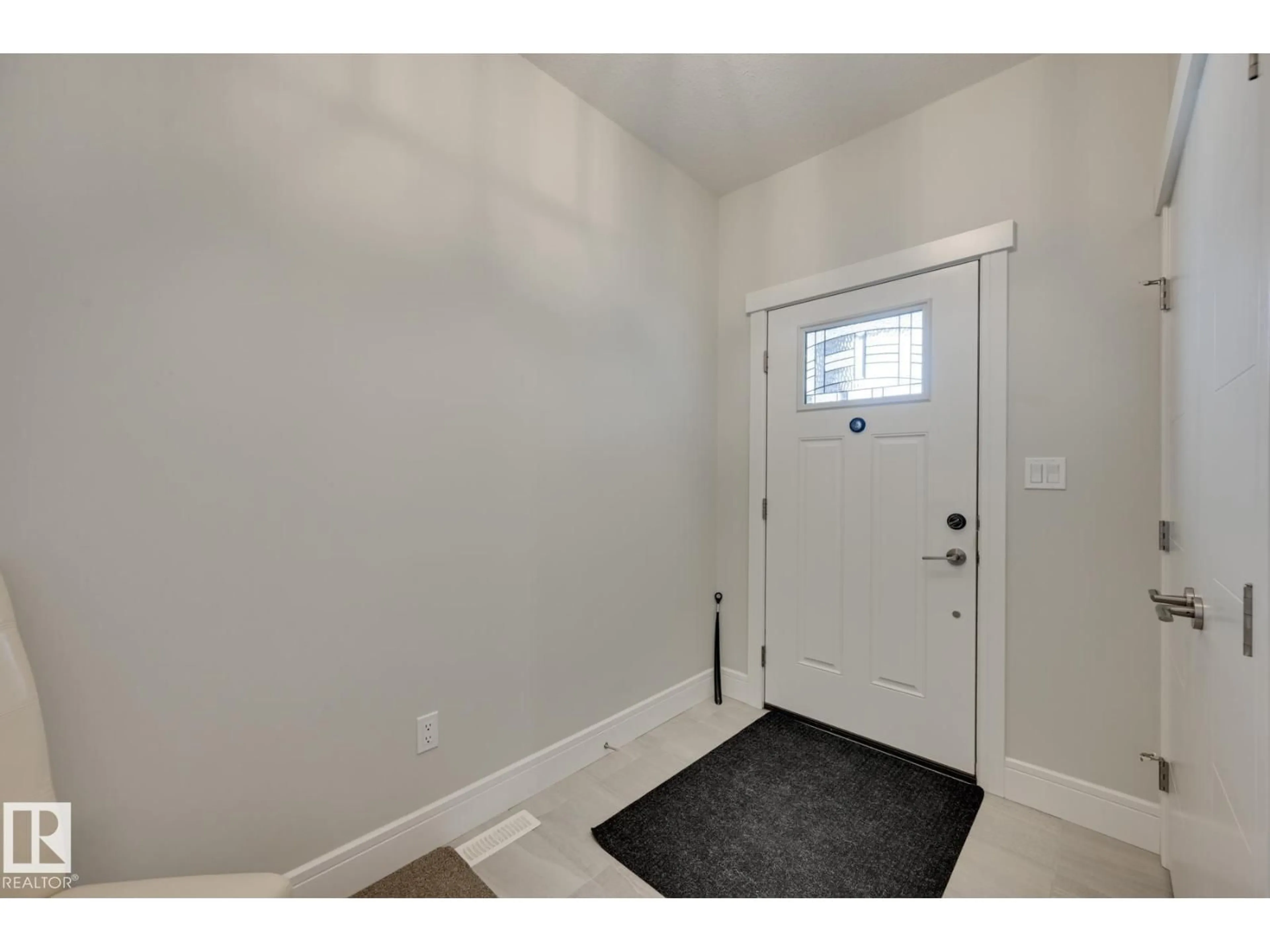 Indoor entryway for NW - 20020 28 AV, Edmonton Alberta T6M0W8