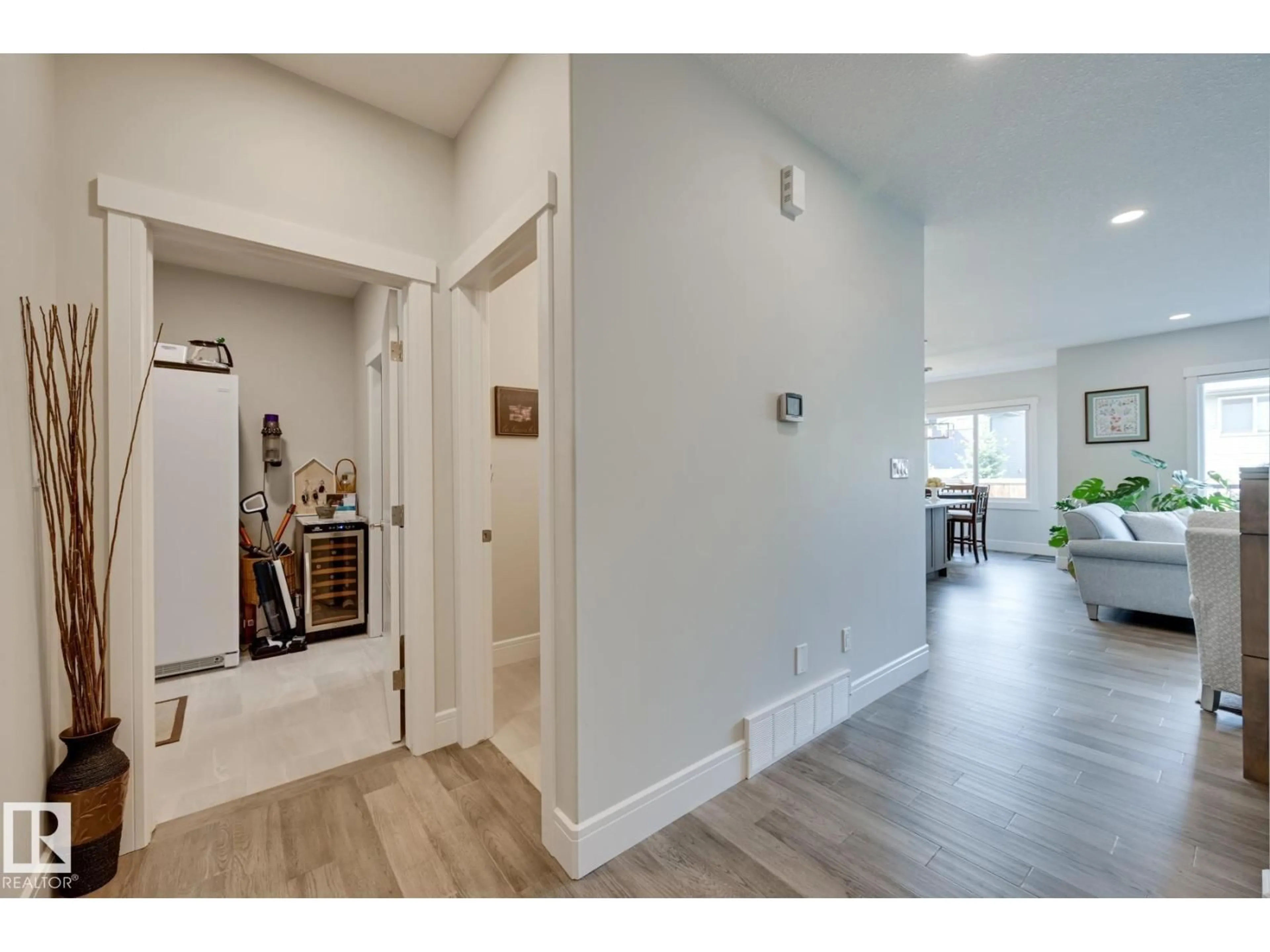Indoor entryway for NW - 20020 28 AV, Edmonton Alberta T6M0W8