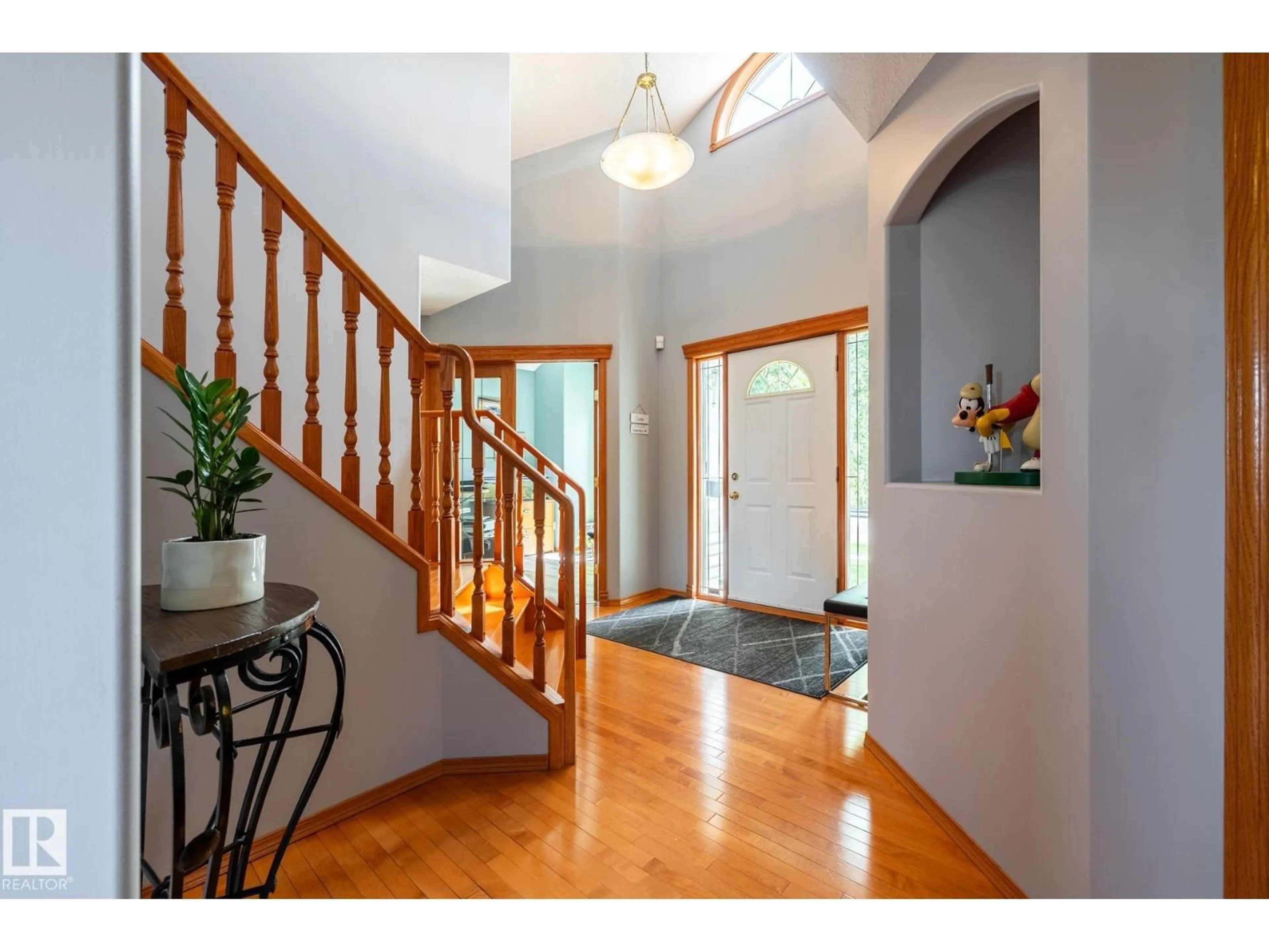 Indoor entryway for 114 REICHERT DRIVE, Beaumont Alberta T4X1P2