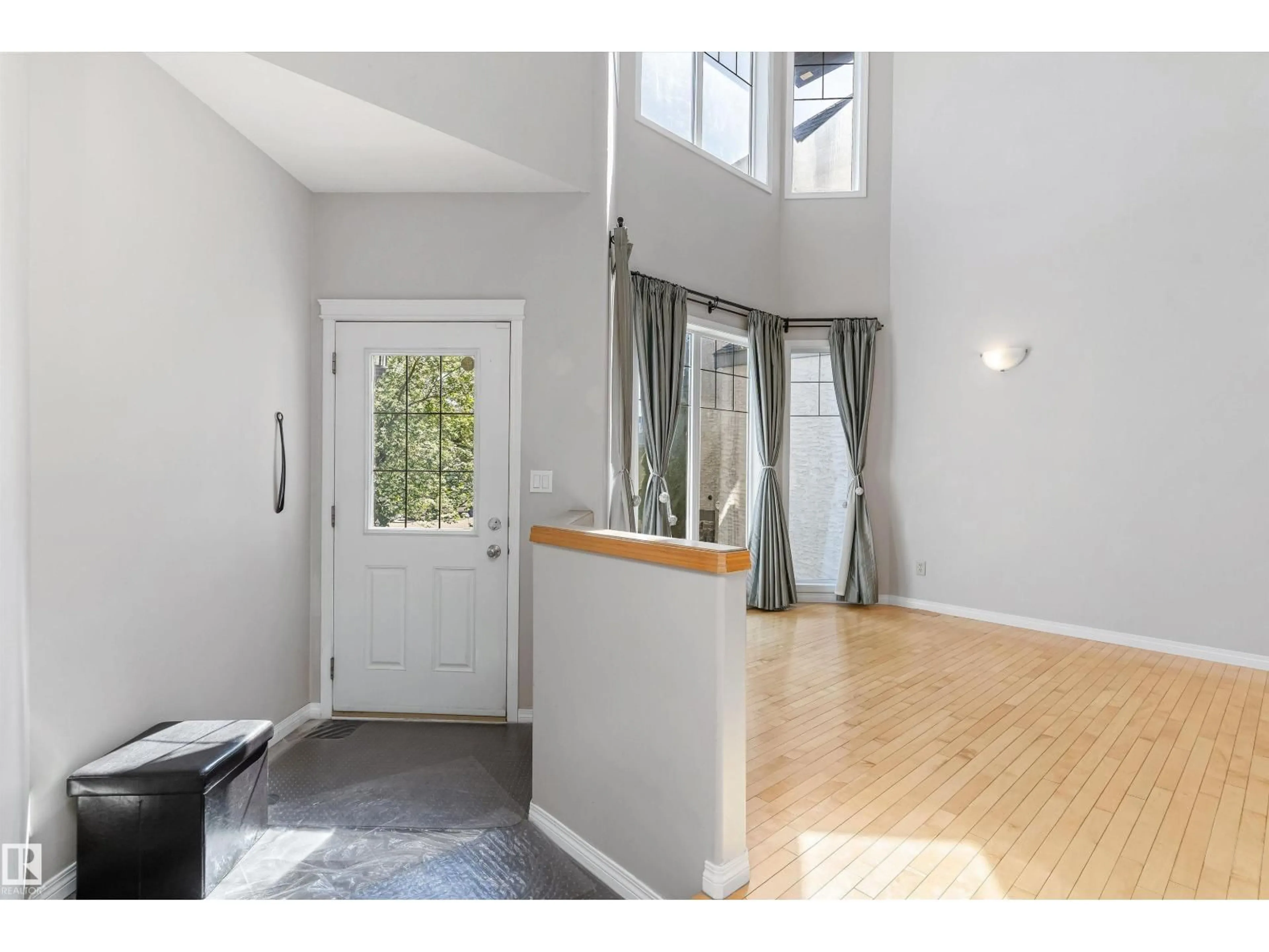 Indoor entryway for 1710 HODGSON PL, Edmonton Alberta T6R3R6