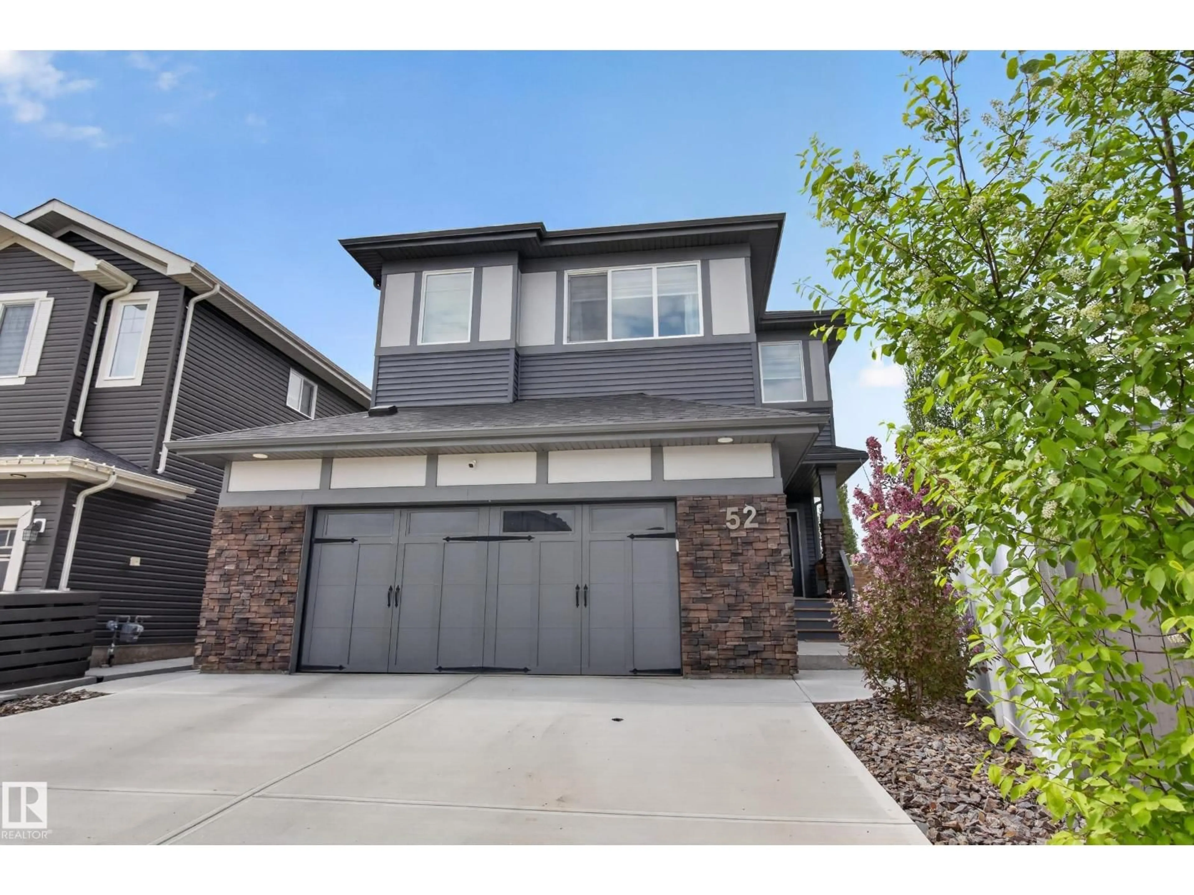 Home with vinyl exterior material, street for 52 ABERDEEN CR, Sherwood Park Alberta T8H1W7