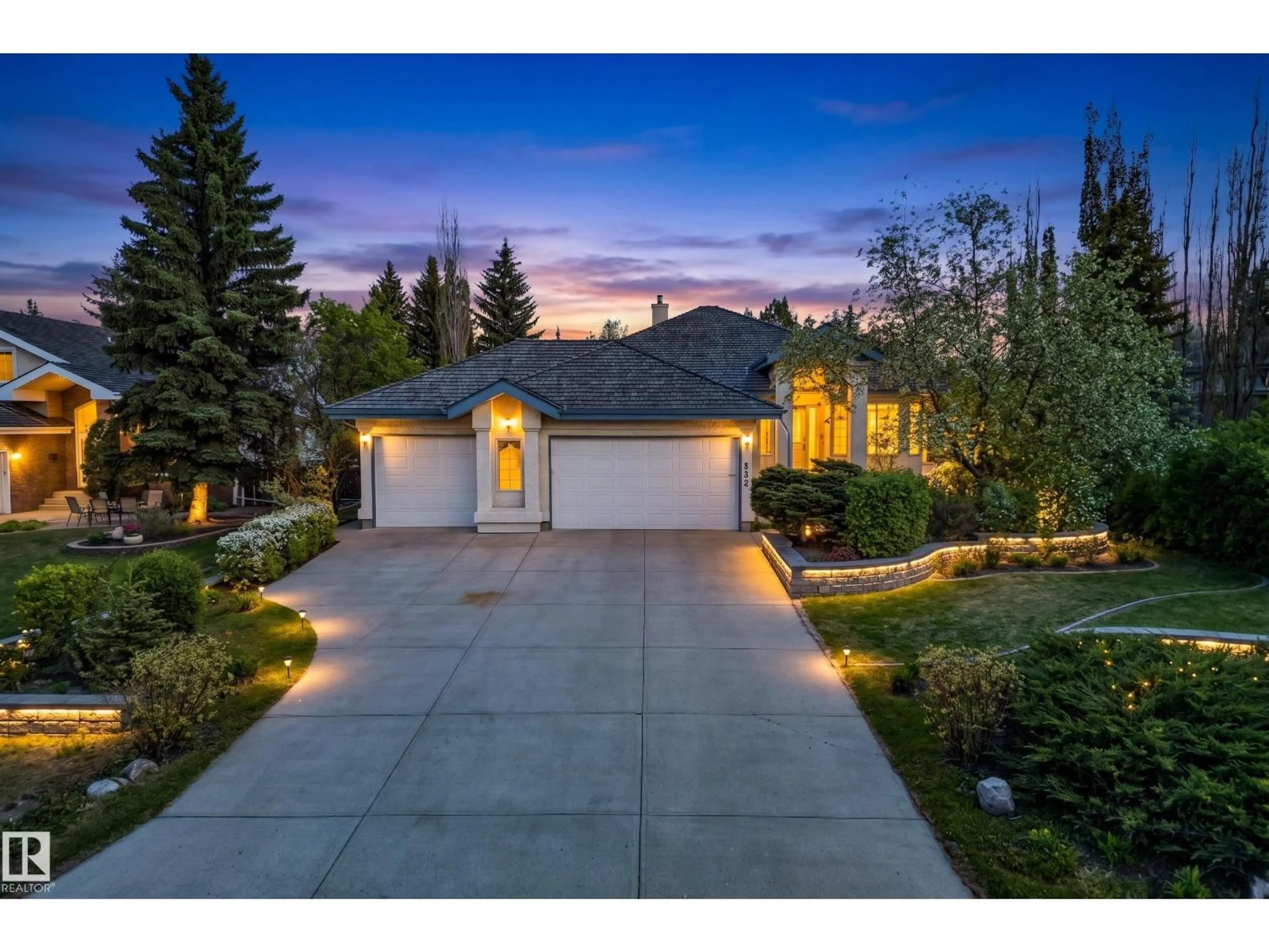 A pic from outside/outdoor area/front of a property/back of a property/a pic from drone, street for 433 ESTATE DR, Sherwood Park Alberta T8B1L9