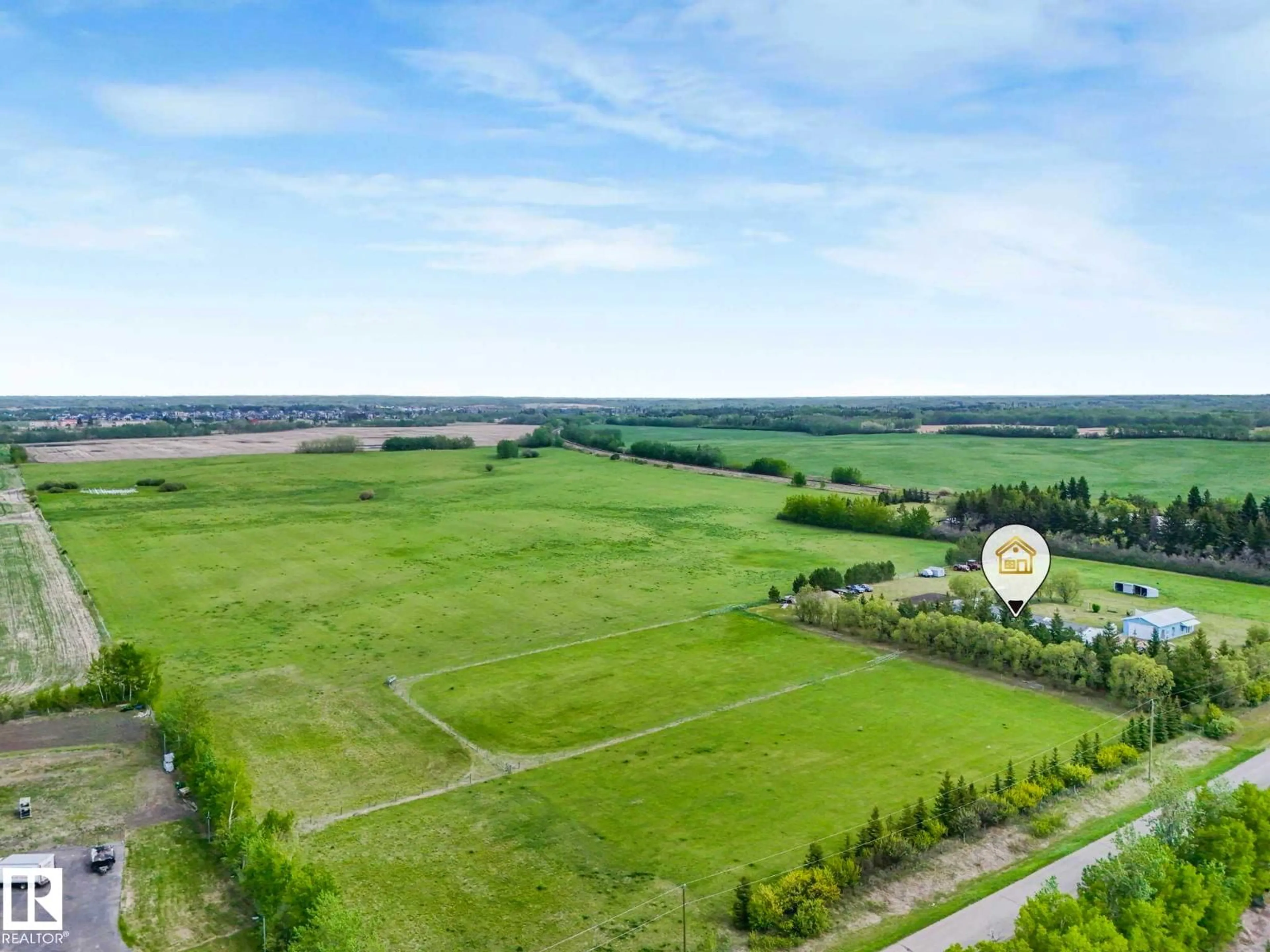 A pic from outside/outdoor area/front of a property/back of a property/a pic from drone, unknown for 53133 RGE ROAD 223, Rural Strathcona County Alberta T8E2M4