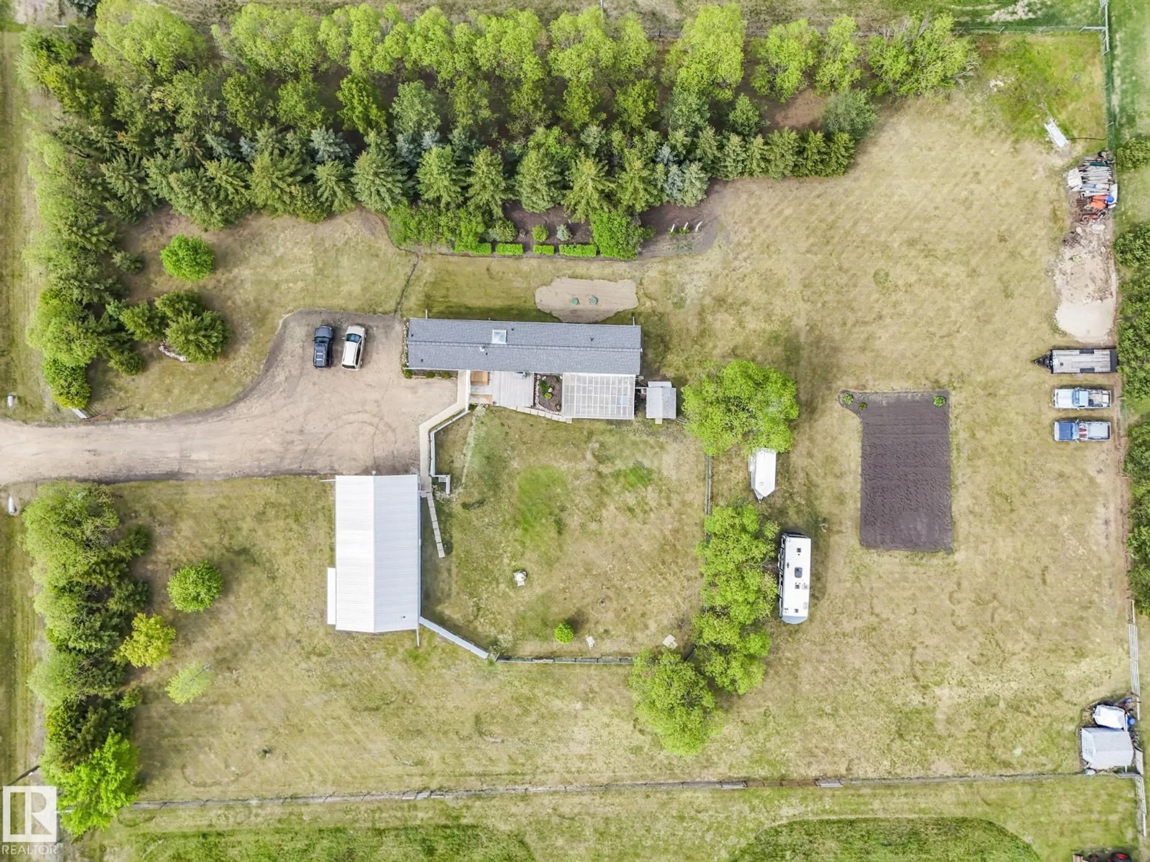 A pic from outside/outdoor area/front of a property/back of a property/a pic from drone, unknown for 53133 RGE ROAD 223, Rural Strathcona County Alberta T8E2M4
