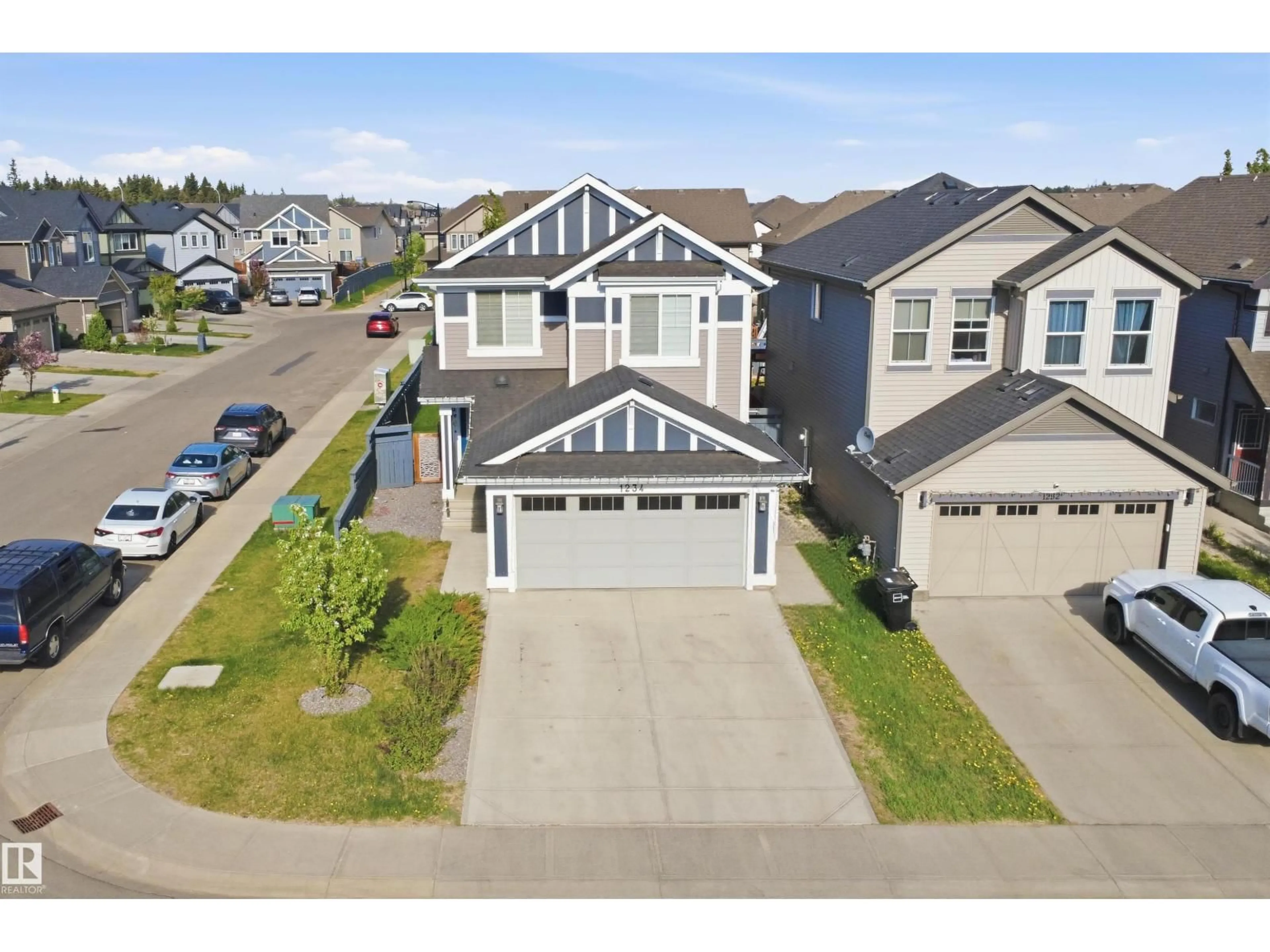 A pic from outside/outdoor area/front of a property/back of a property/a pic from drone, street for 1234 DANIELS CR, Edmonton Alberta T6W3V6