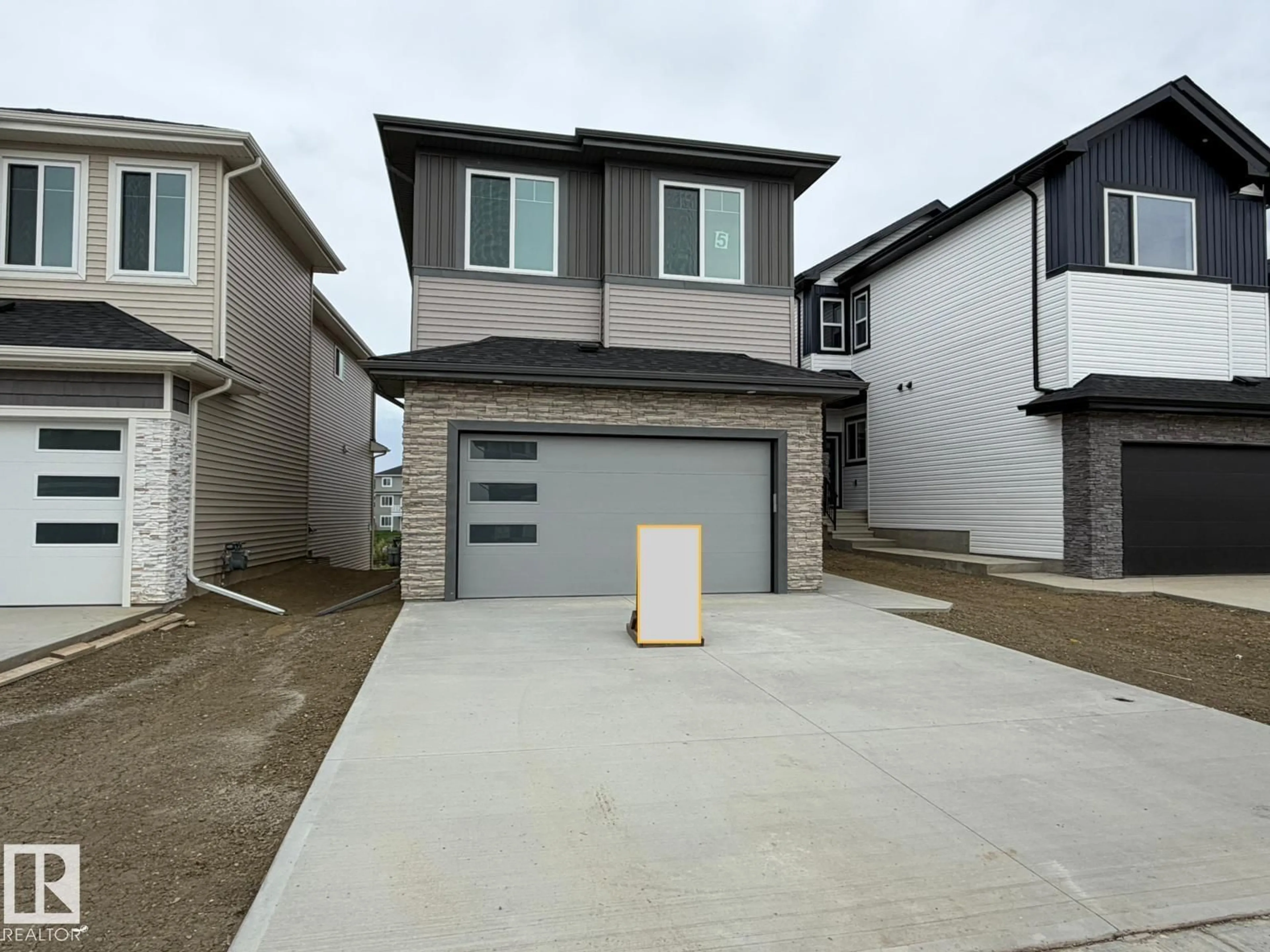 Unknown for 5 AXELWOOD CR, Spruce Grove Alberta T7X4G4