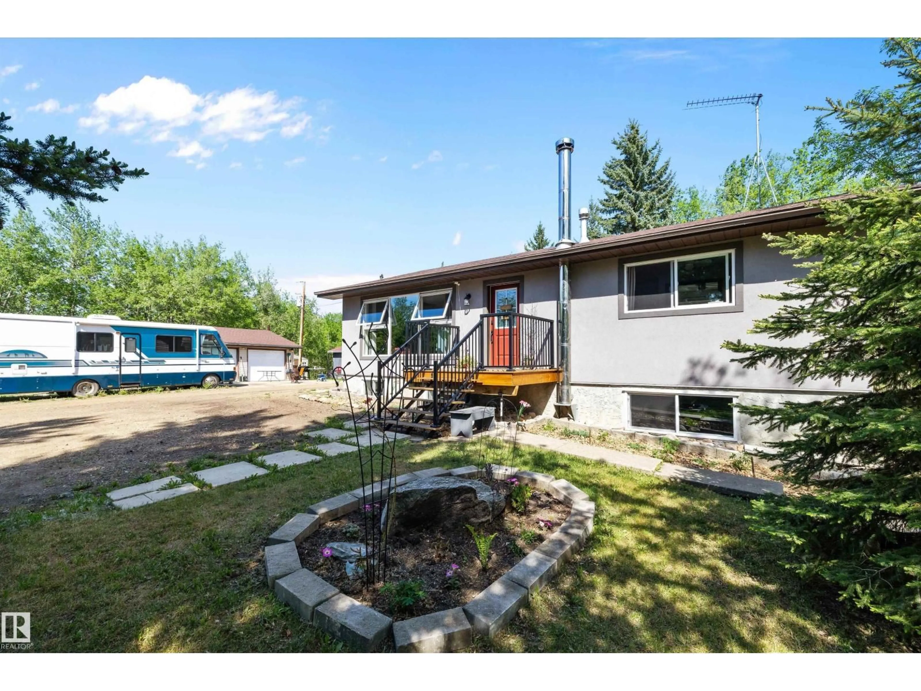A pic from outside/outdoor area/front of a property/back of a property/a pic from drone, street for 53257 RGE ROAD 211, Rural Strathcona County Alberta T8G2B8
