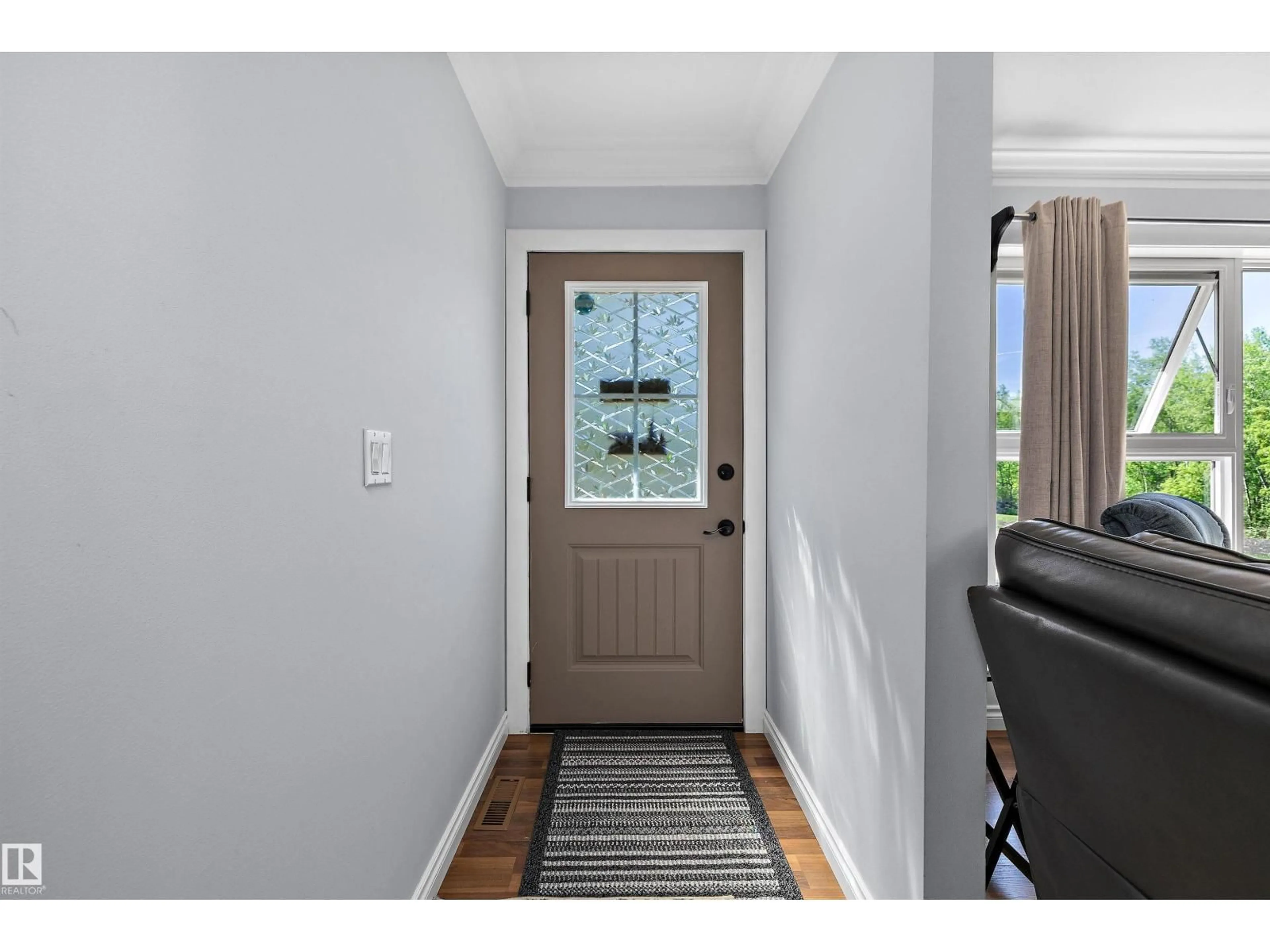 Indoor entryway for 53257 RGE ROAD 211, Rural Strathcona County Alberta T8G2B8