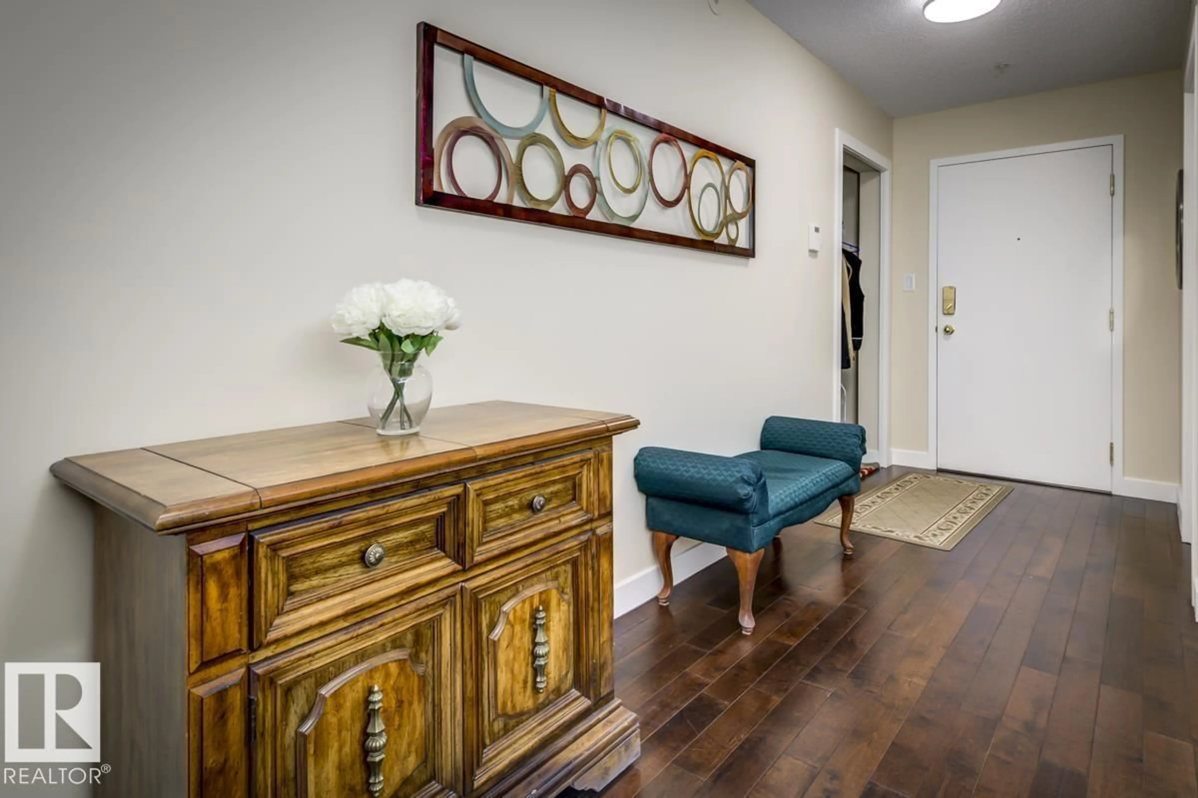 Indoor entryway for #100 - 7839 96 STREET NW, Edmonton Alberta T6C4R4