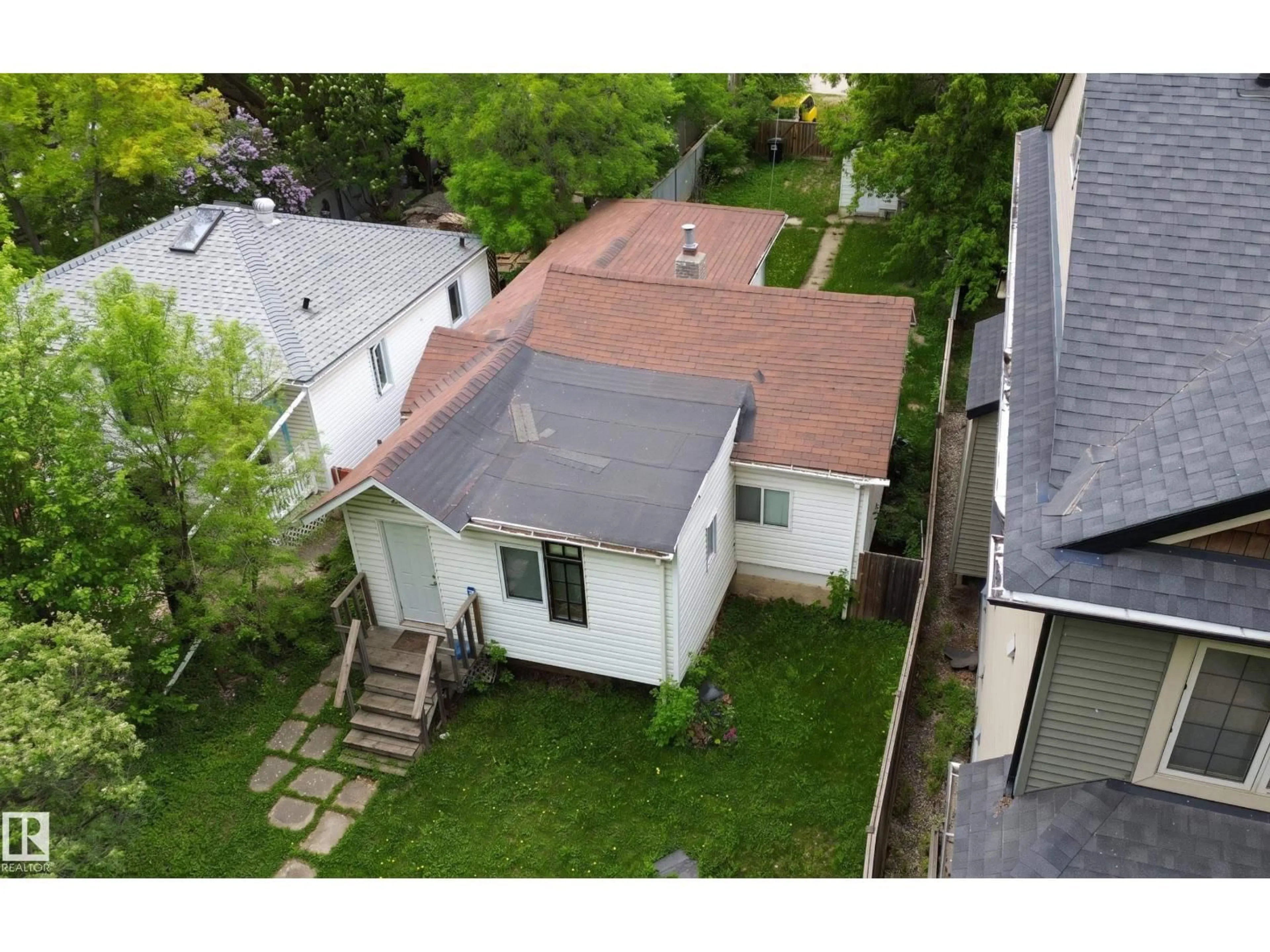 A pic from outside/outdoor area/front of a property/back of a property/a pic from drone, street for NW - 10226 148 ST, Edmonton Alberta T5N3G4