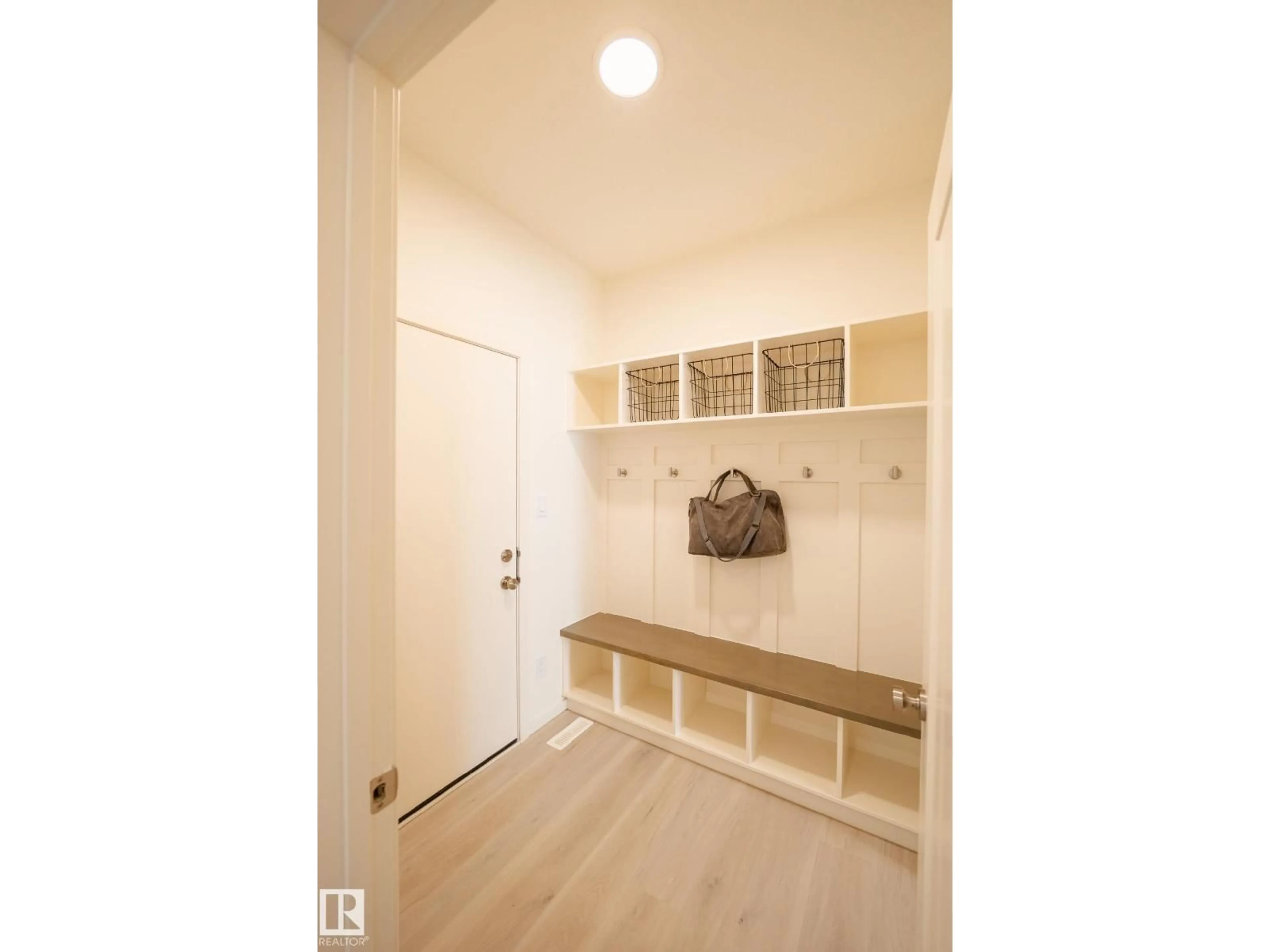 Indoor entryway for 7705 174A AV, Edmonton Alberta T5Z0W5
