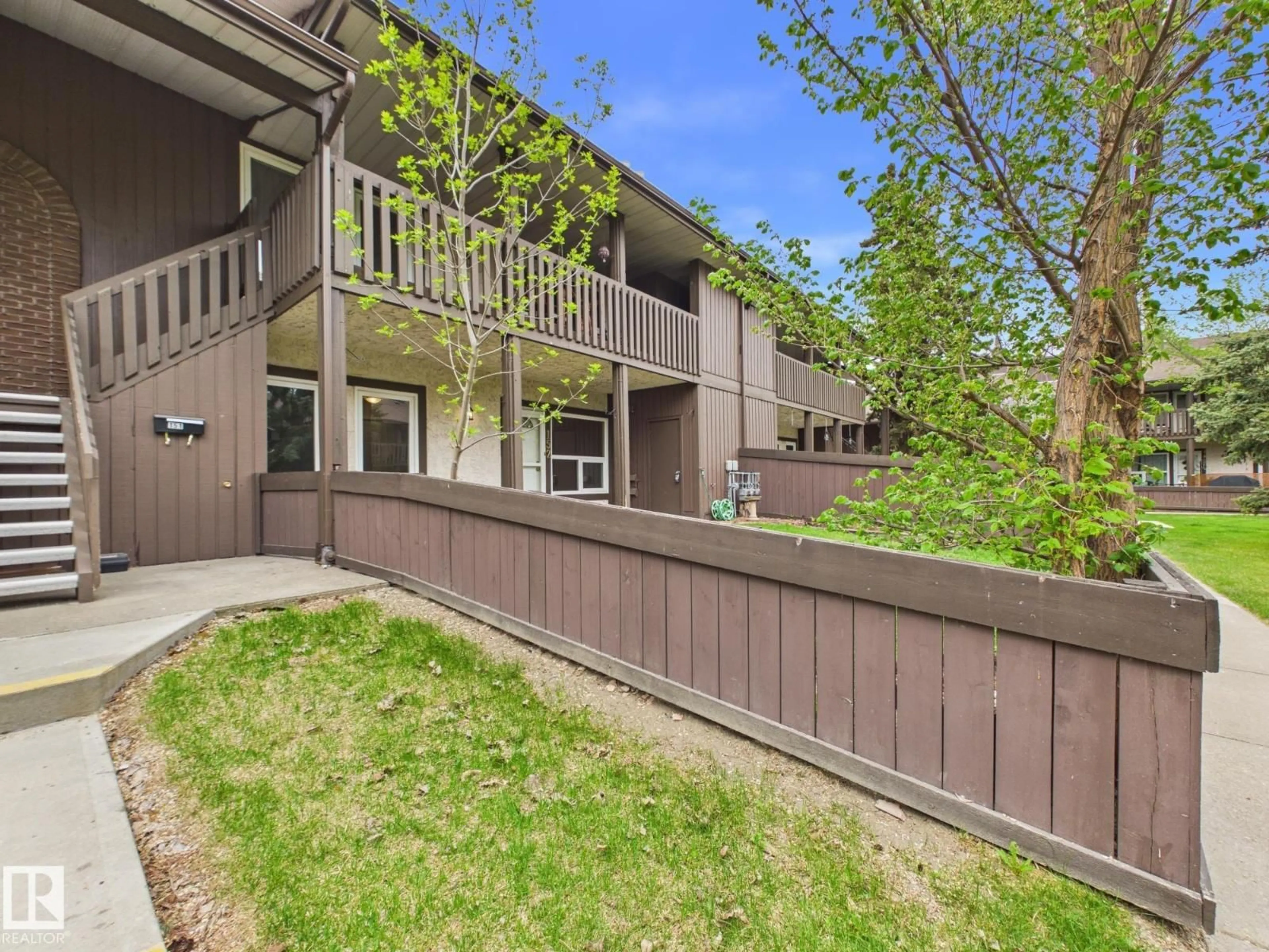 Patio, mountain view for 152 SURREY GARDENS NW, Edmonton Alberta T5T1Z3