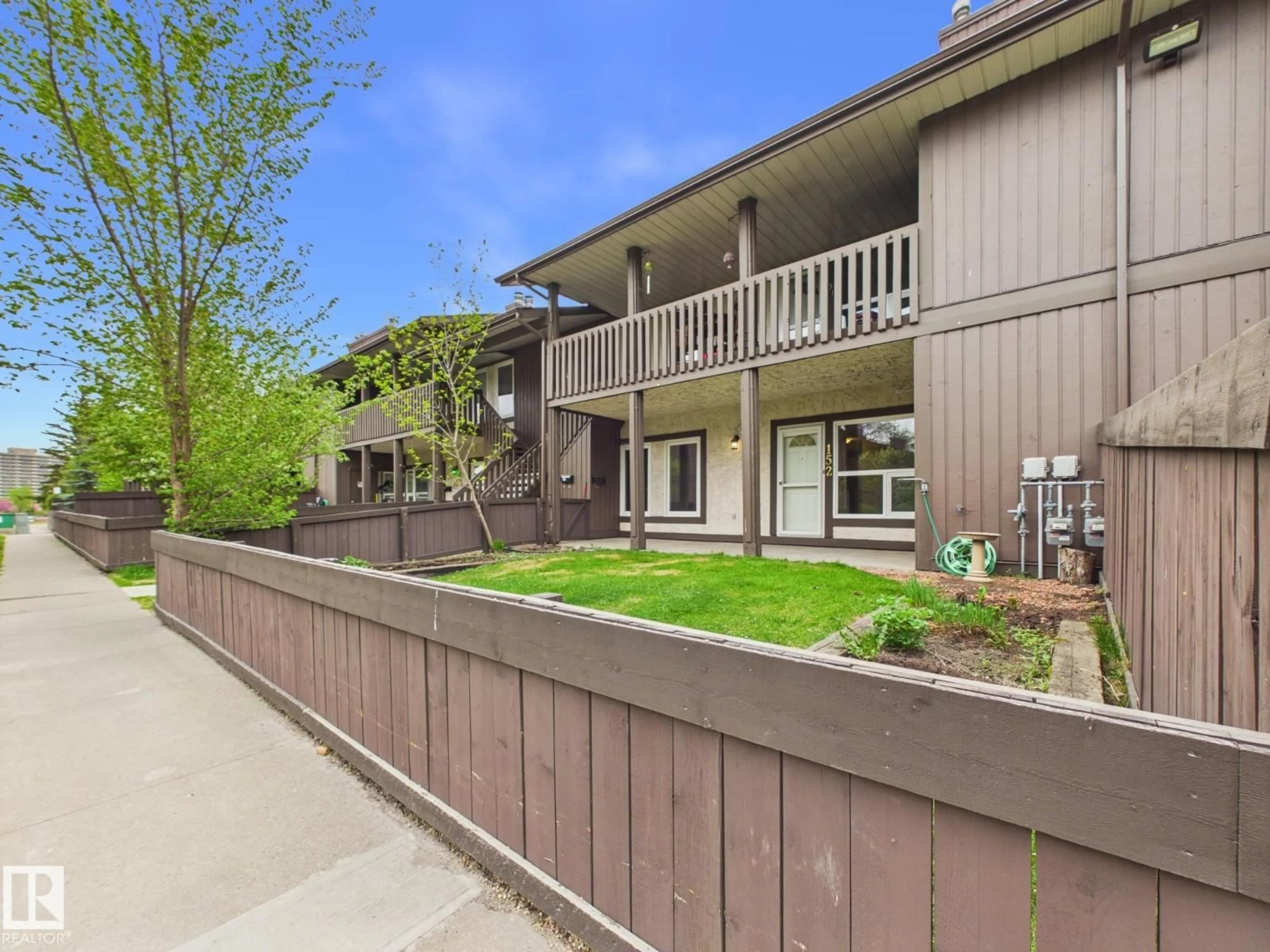 Patio, unknown for 152 SURREY GARDENS NW, Edmonton Alberta T5T1Z3