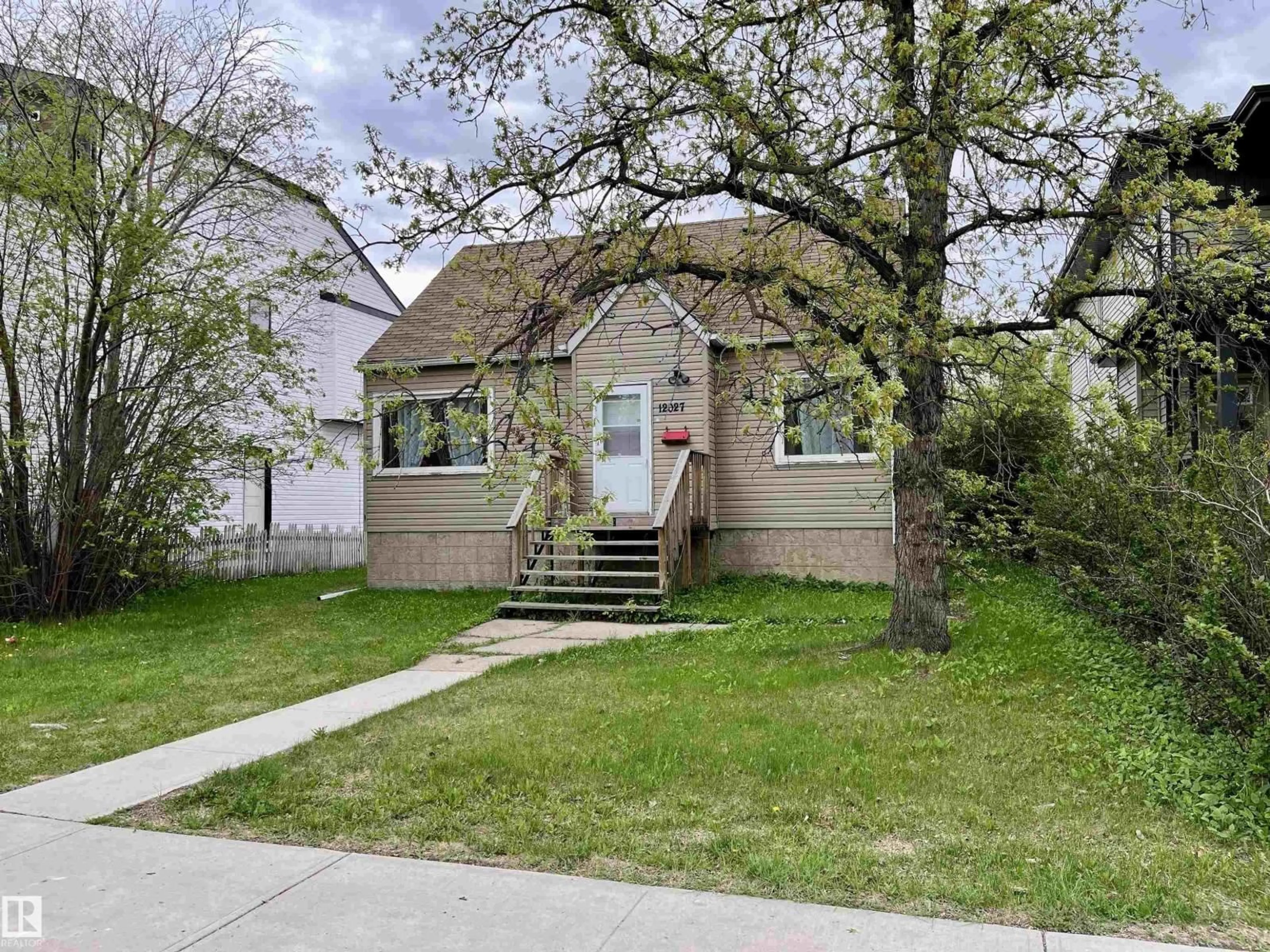 Unknown for 12027 124 ST, Edmonton Alberta T5L0M8