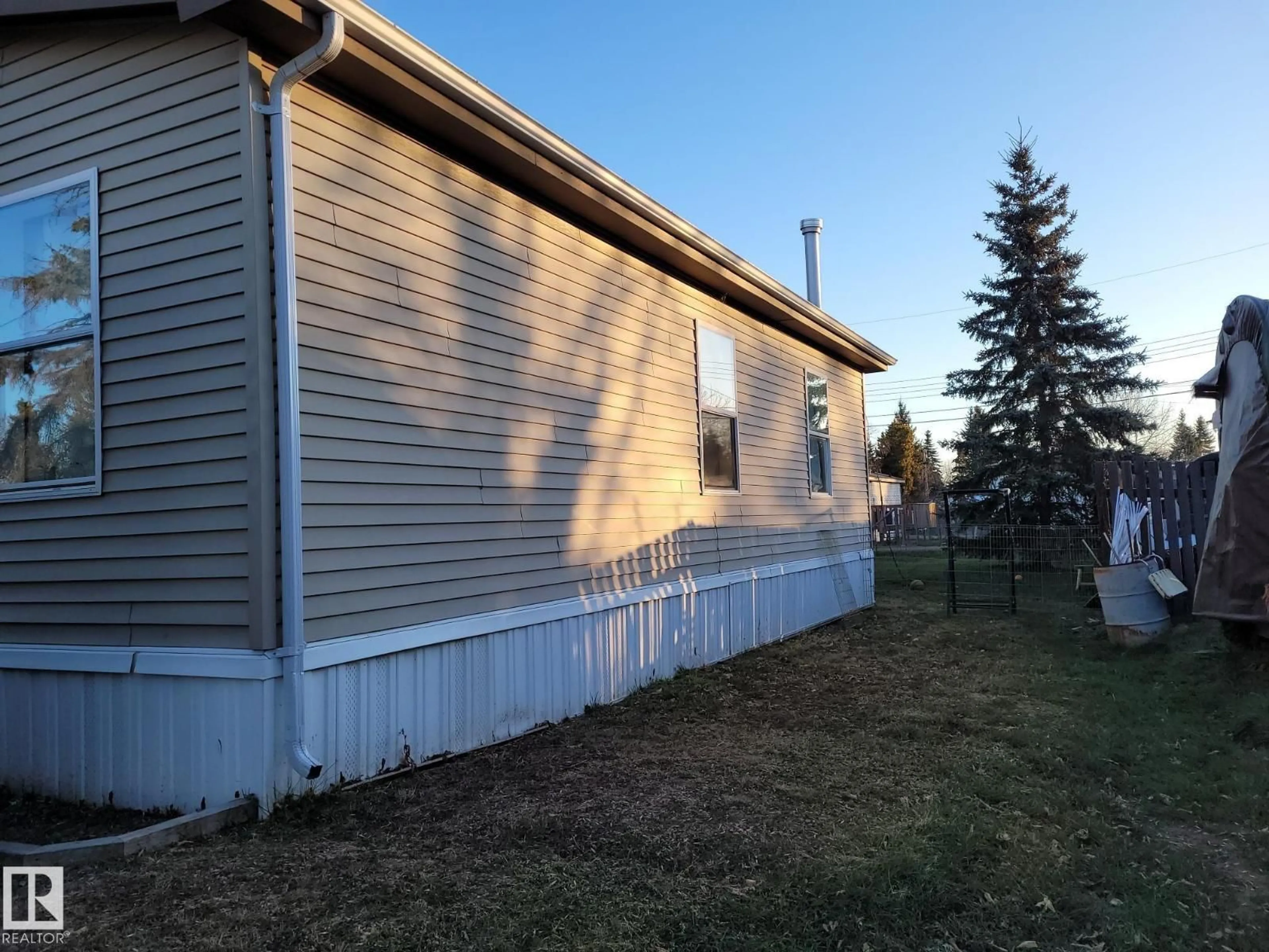 Shed for 5273 50 ST, Mayerthorpe Alberta T0E1N0