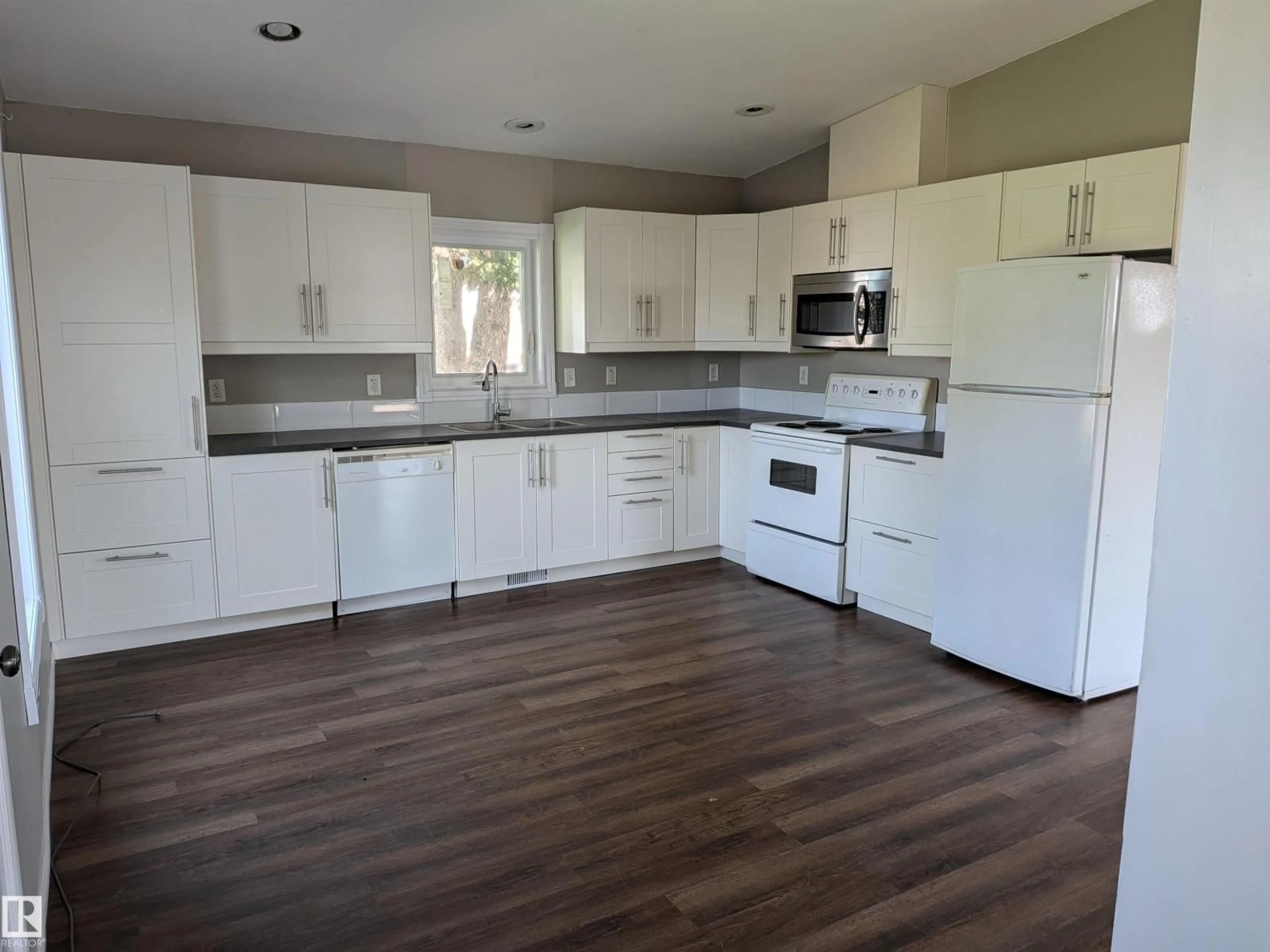 Open concept kitchen, unknown for 5273 50 ST, Mayerthorpe Alberta T0E1N0