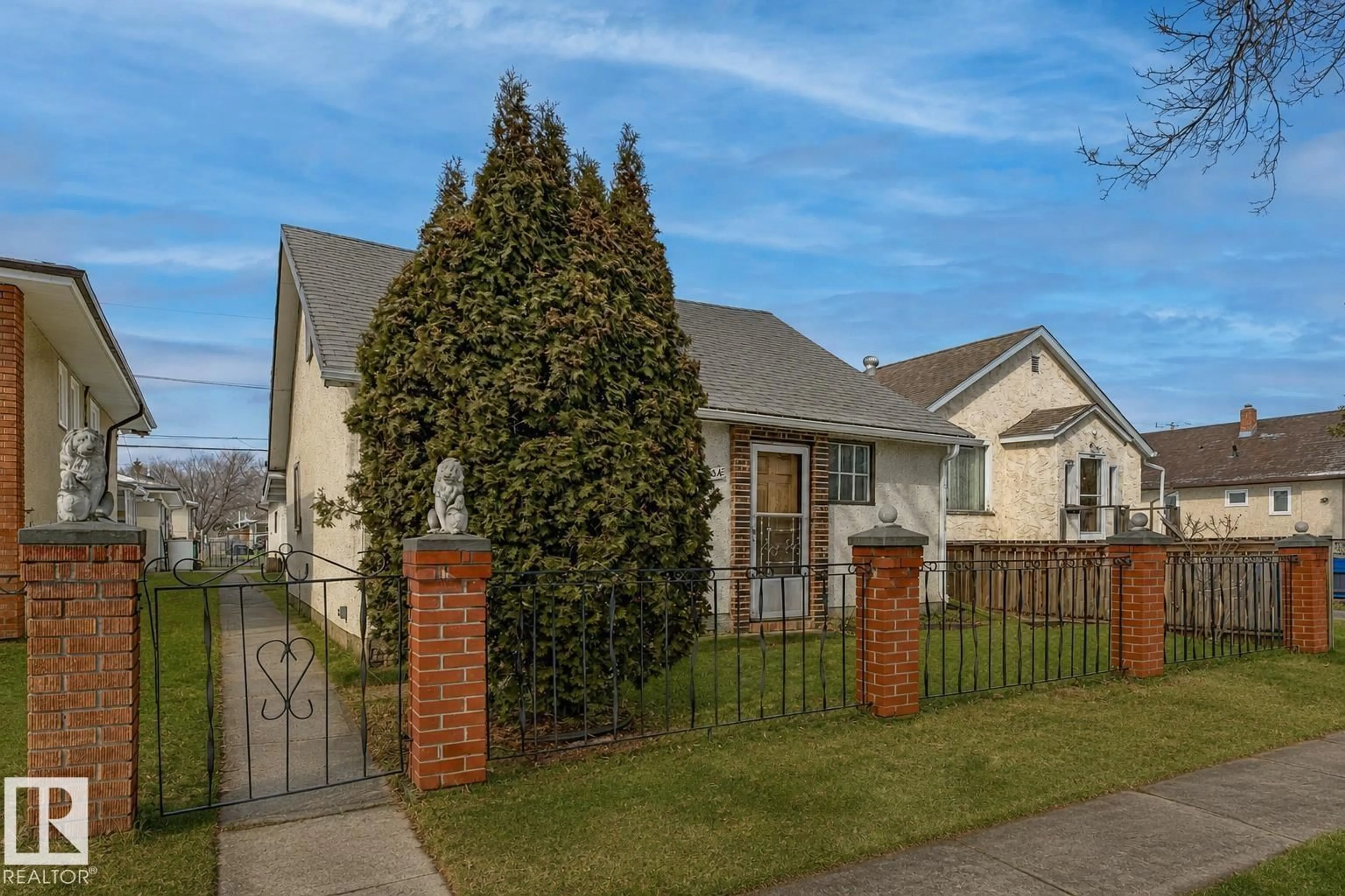 Unknown for 12134 96 ST, Edmonton Alberta T5G1W1