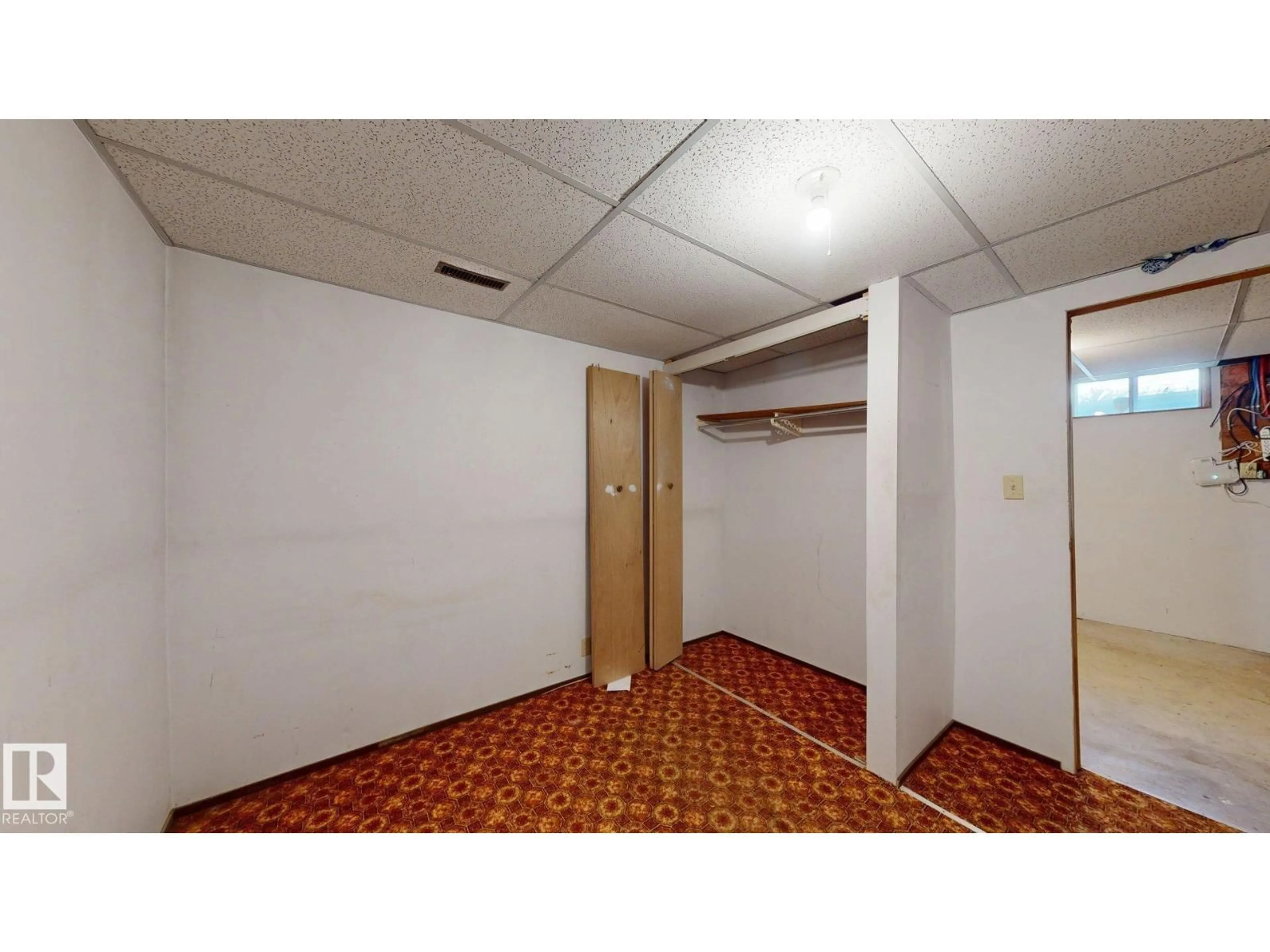 A pic of a room for NW - 4912 34A AV, Edmonton Alberta T6L4B6