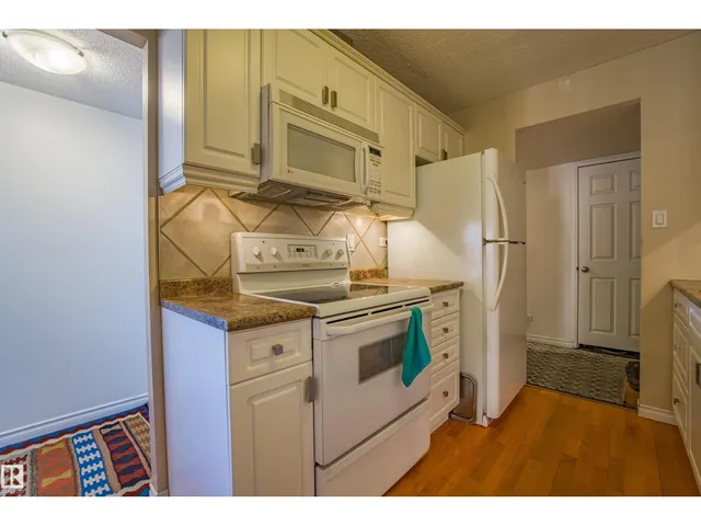 1703 JASPER AV NW, Edmonton 3