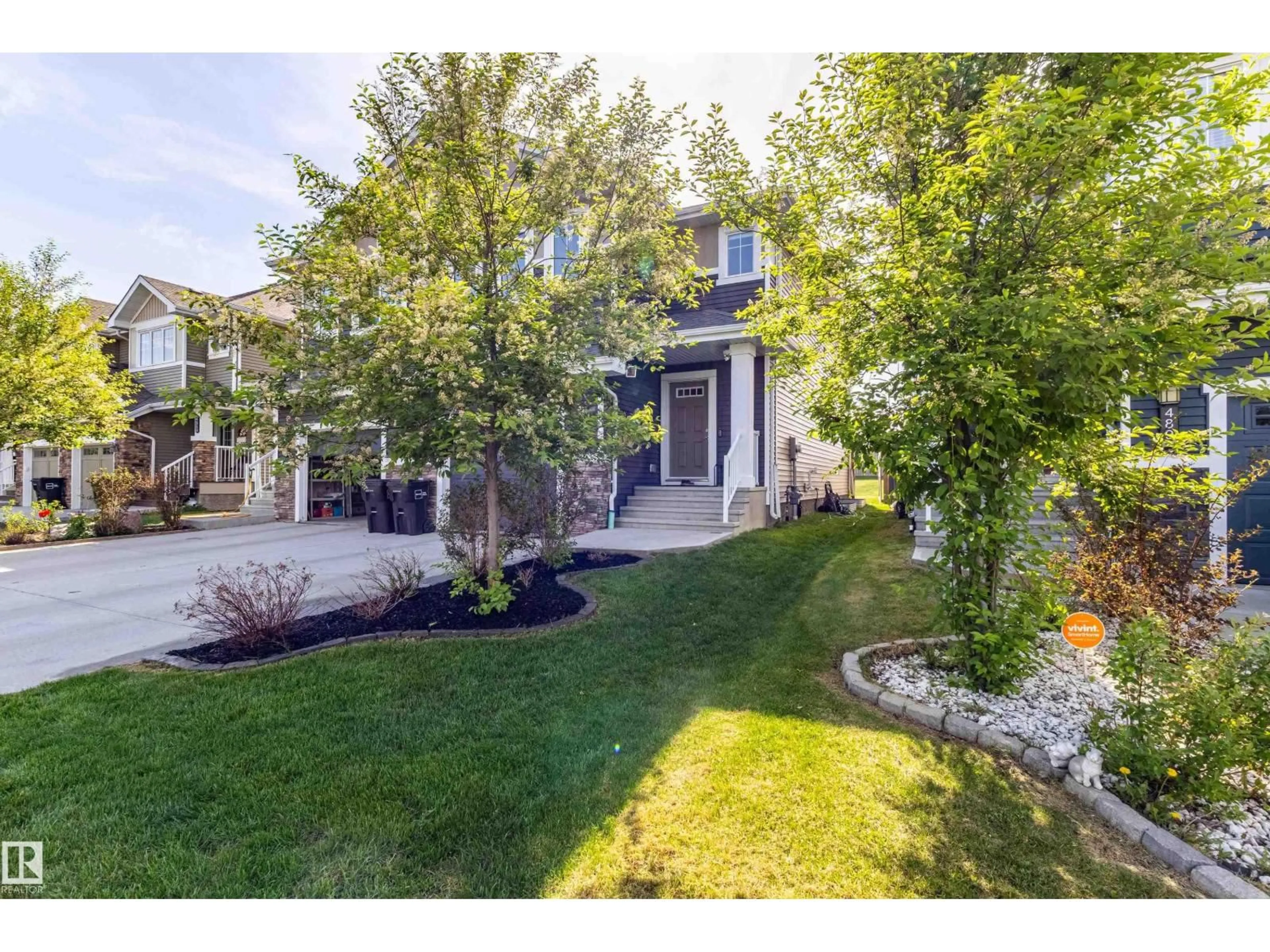 A pic from outside/outdoor area/front of a property/back of a property/a pic from drone, street for 491 EBBERS WY, Edmonton Alberta T5Y3T7