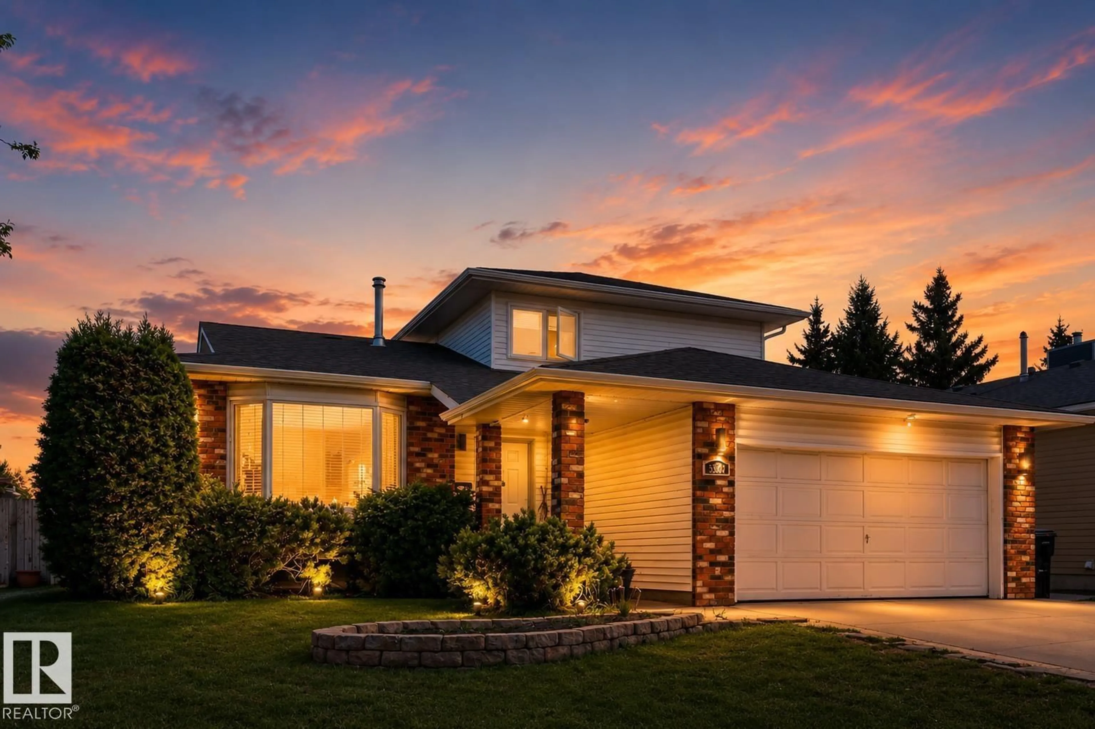 Home with vinyl exterior material, street for NW - 5507 179 ST, Edmonton Alberta T6M1X1