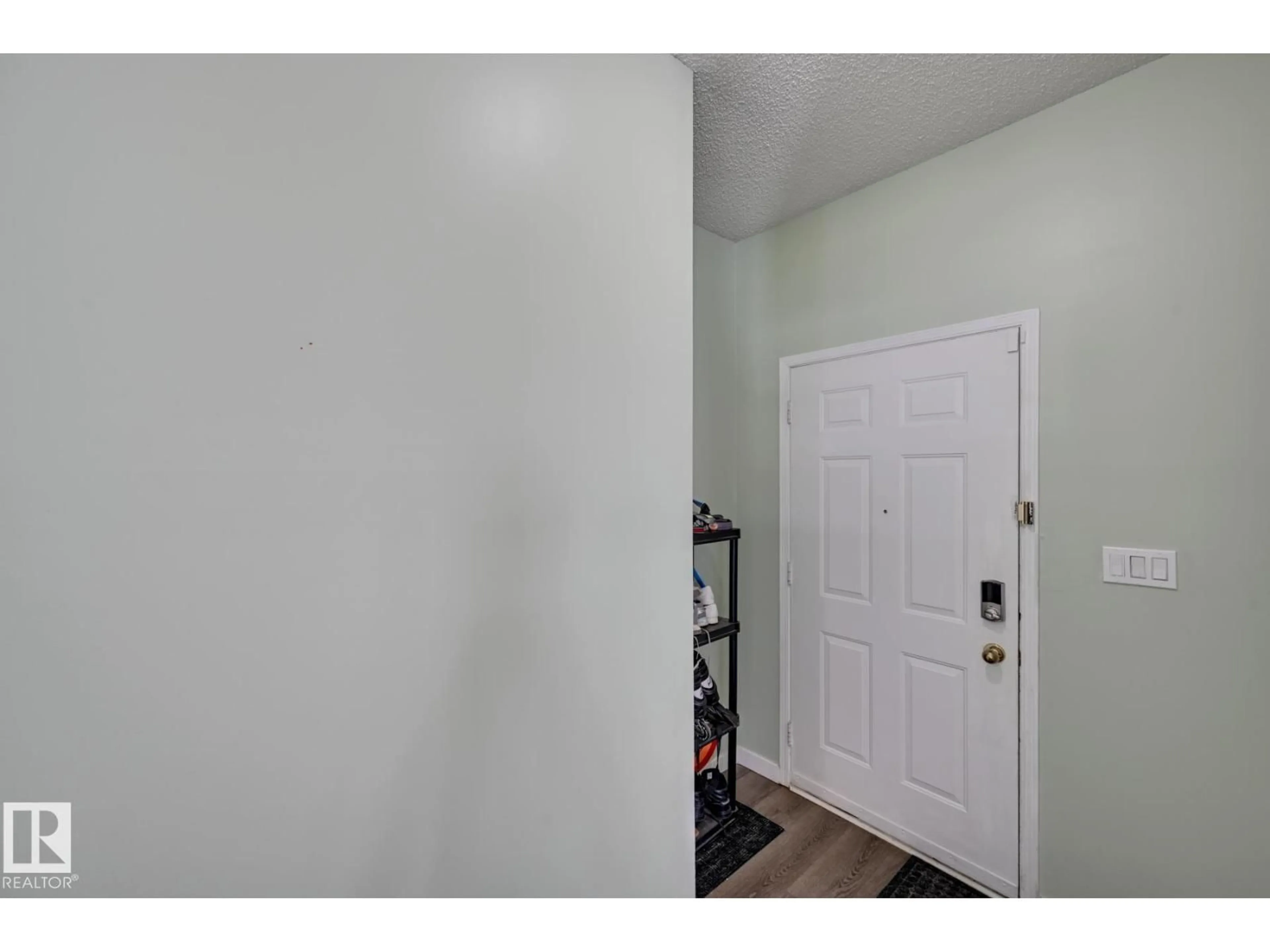 Indoor entryway for NW - 5507 179 ST, Edmonton Alberta T6M1X1