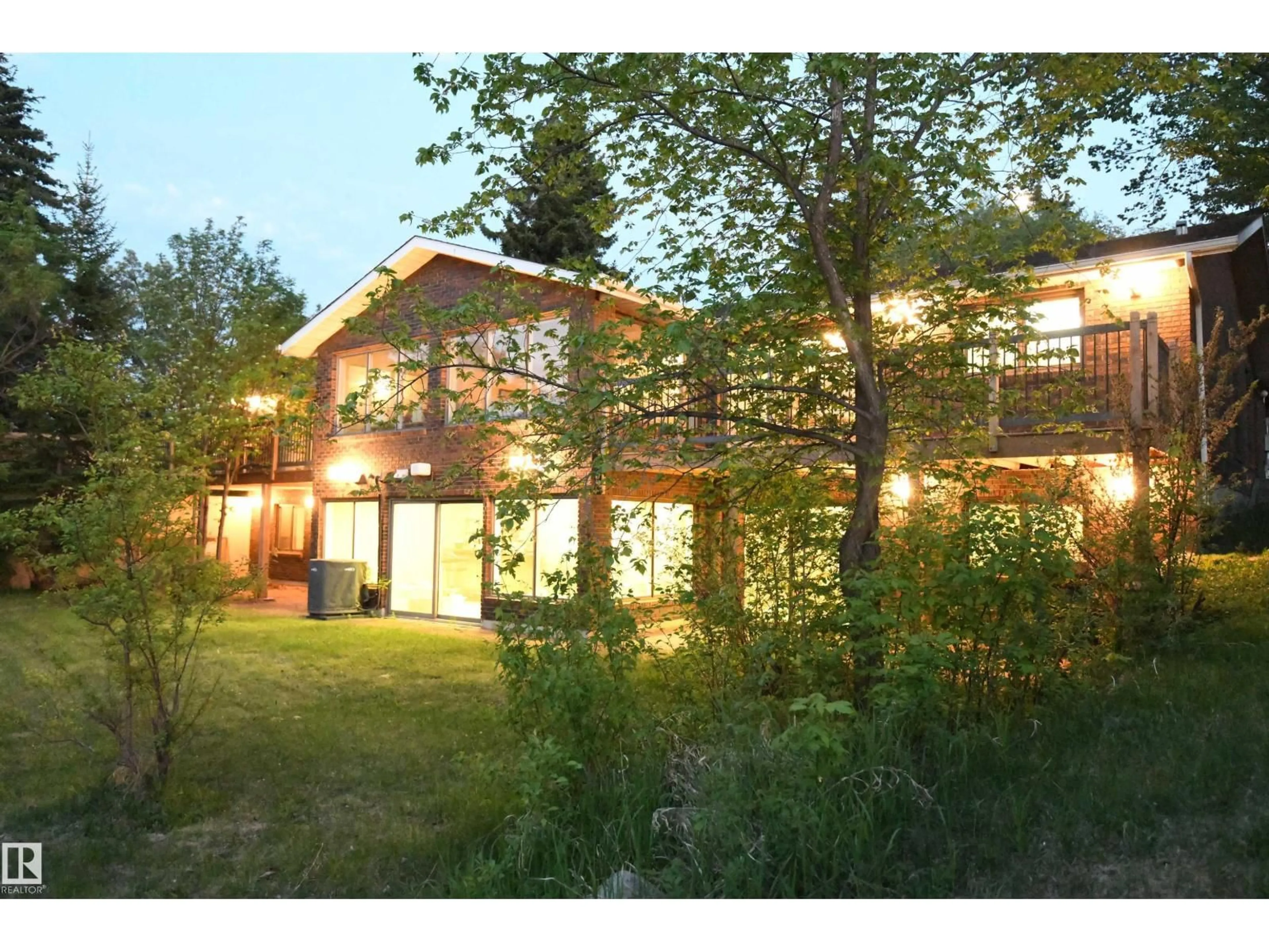 Unknown for NW - 4108 106B AV, Edmonton Alberta T6A1K8