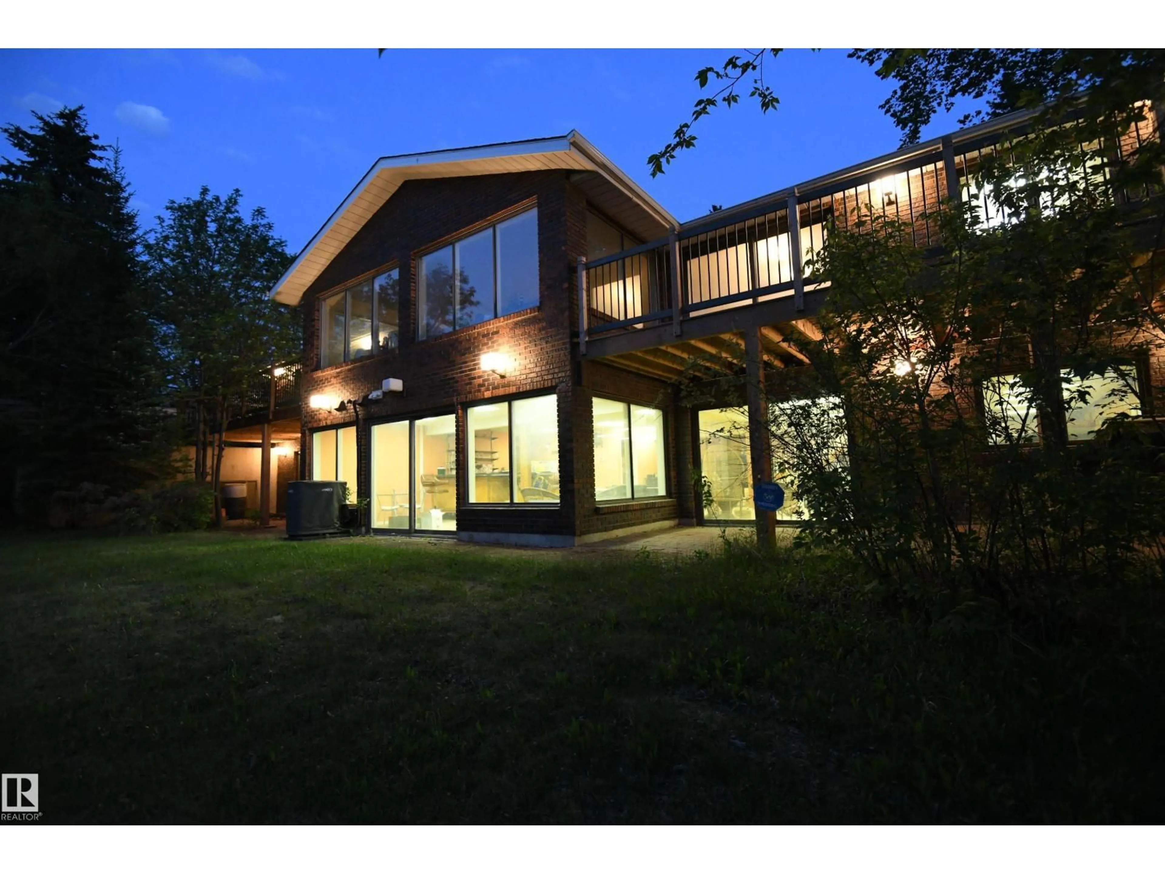 Unknown for NW - 4108 106B AV, Edmonton Alberta T6A1K8
