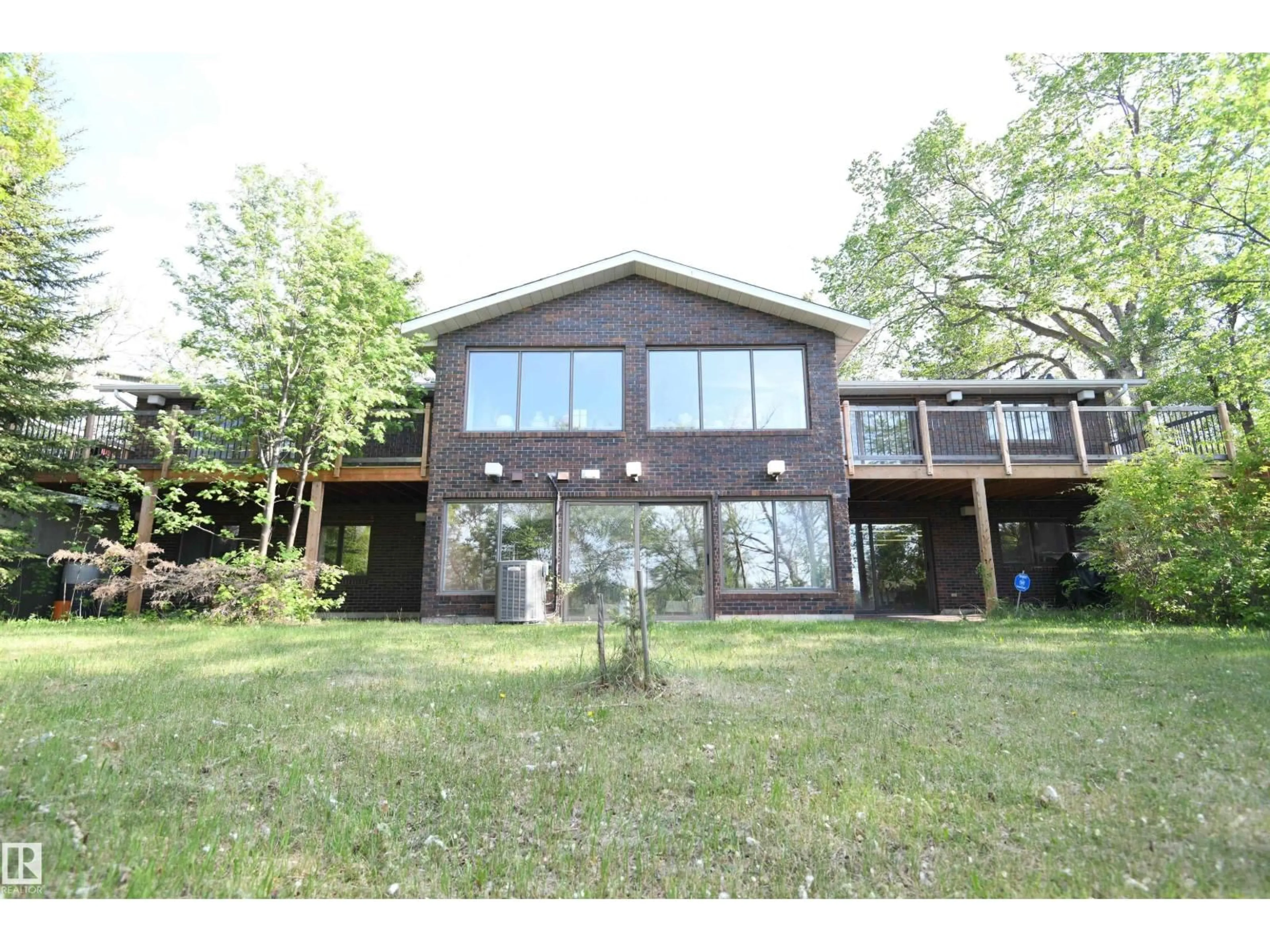 Unknown for NW - 4108 106B AV, Edmonton Alberta T6A1K8
