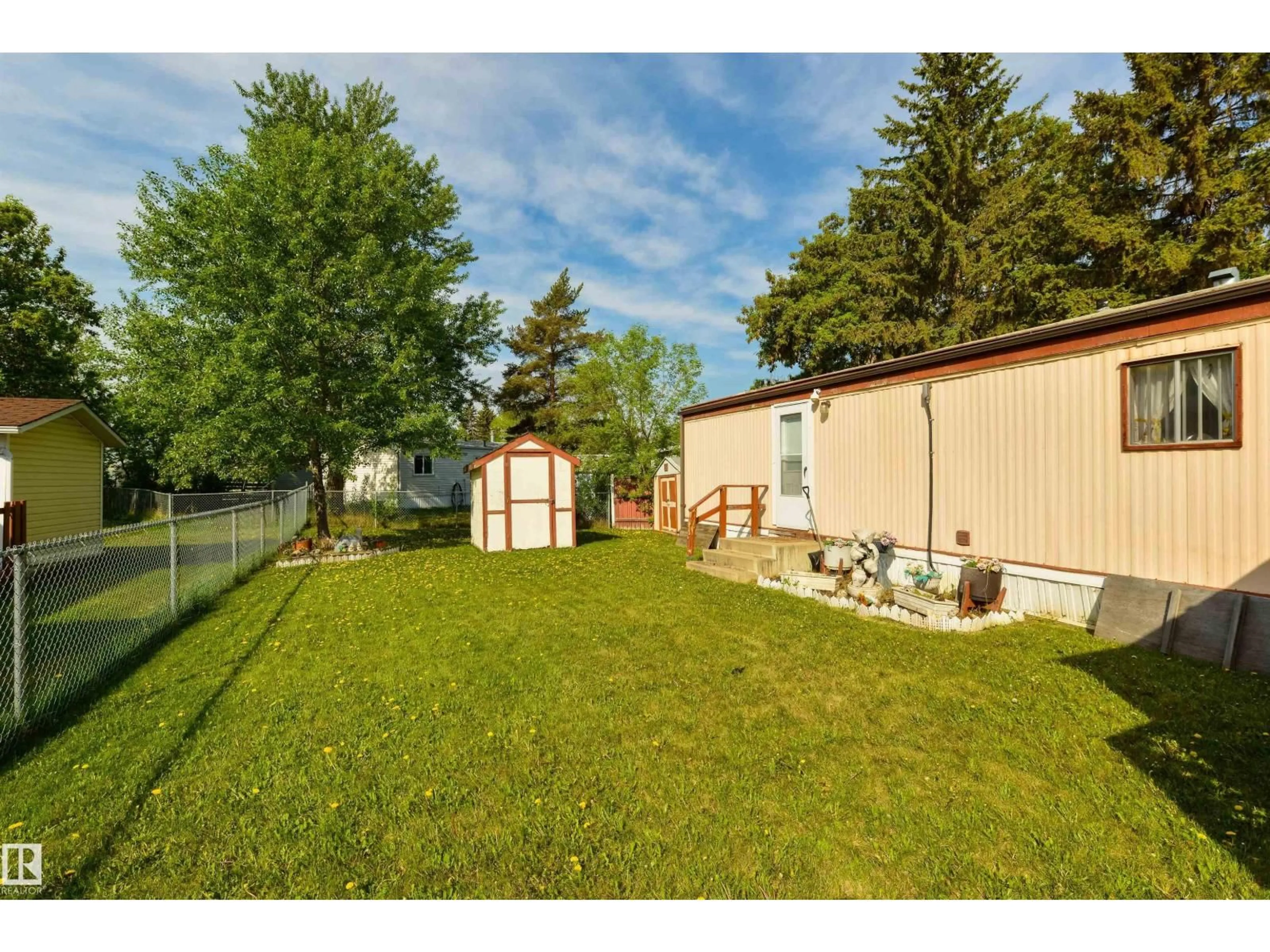 Shed for 8 KEYHOLE CR, Edmonton Alberta T6P1B7