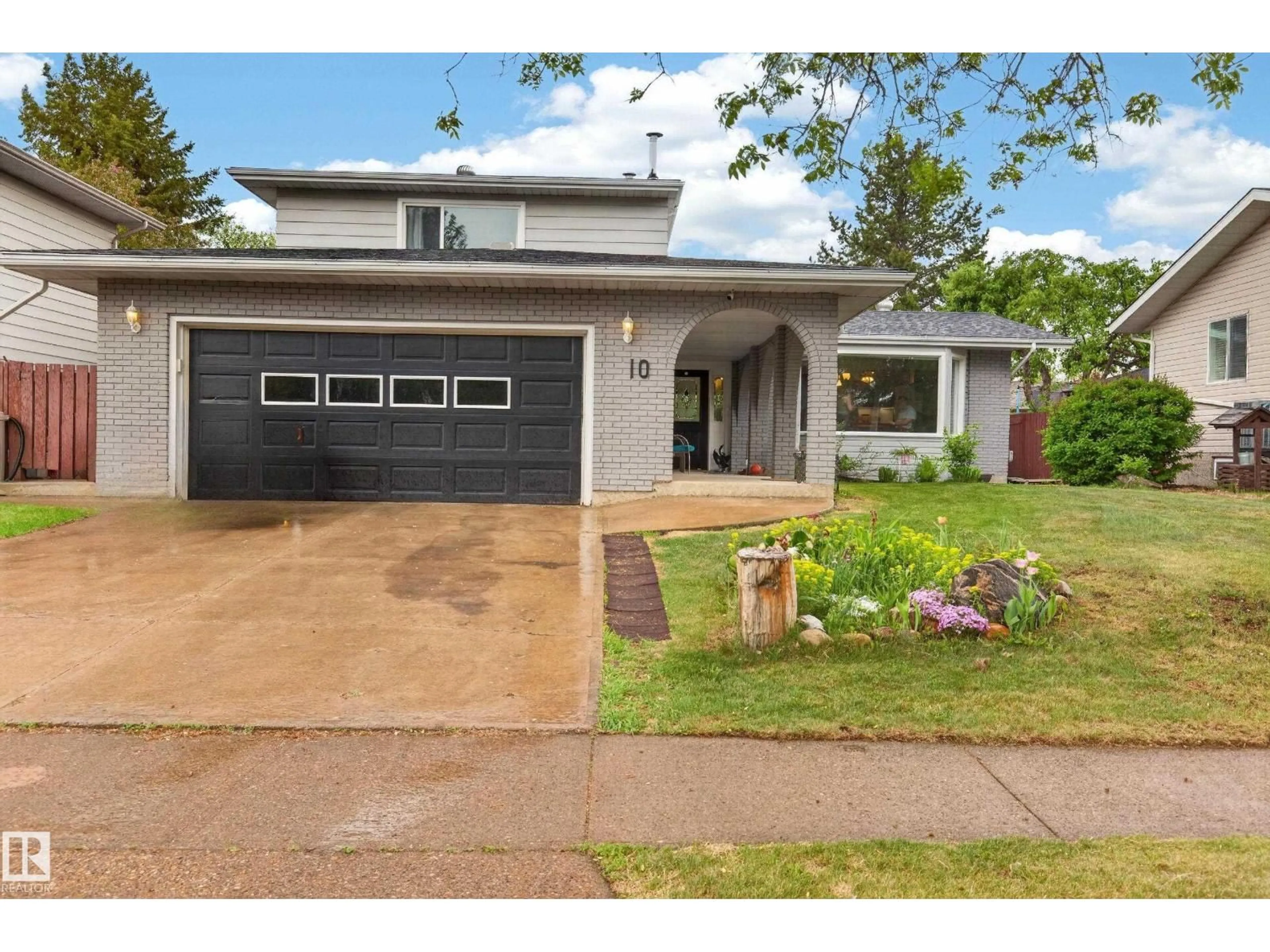 Home with brick exterior material, street for 10 ABBEY CR, St. Albert Alberta T8N2X2