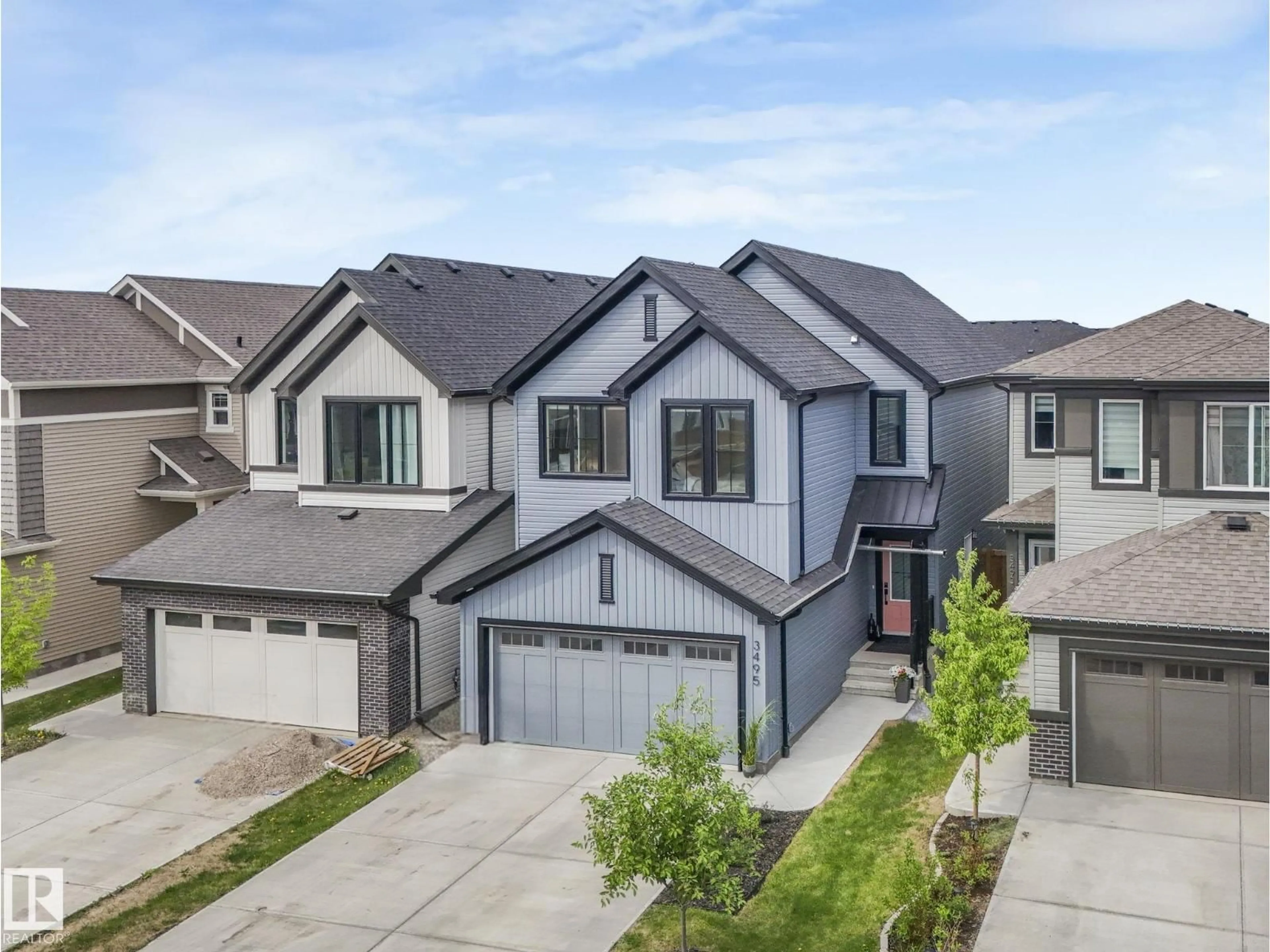 A pic from outside/outdoor area/front of a property/back of a property/a pic from drone, street for 3495 CRAIG LANDING LD, Edmonton Alberta T6W5H2