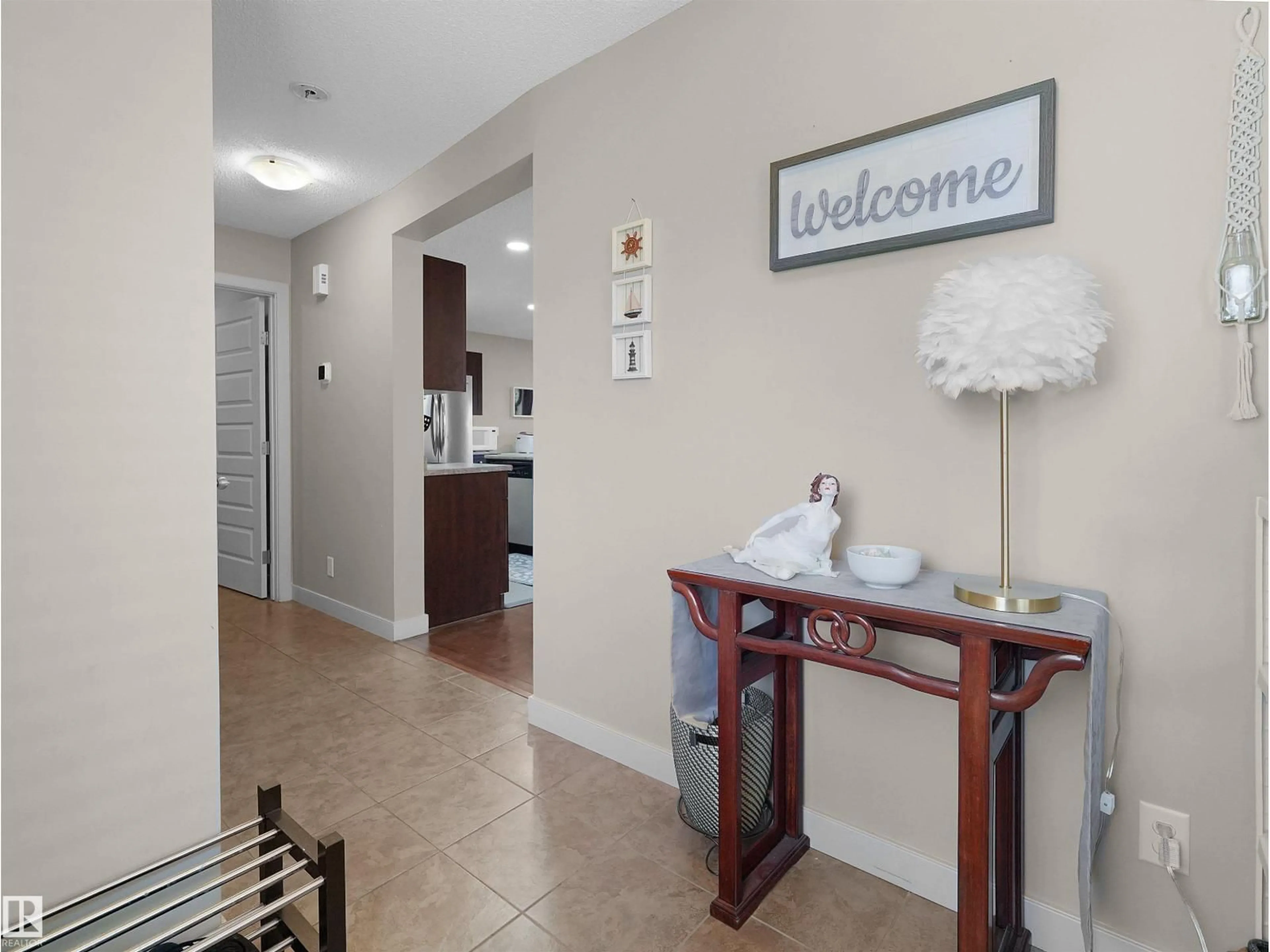 Indoor entryway for 1692 CUNNINGHAM WY, Edmonton Alberta T6W0W5