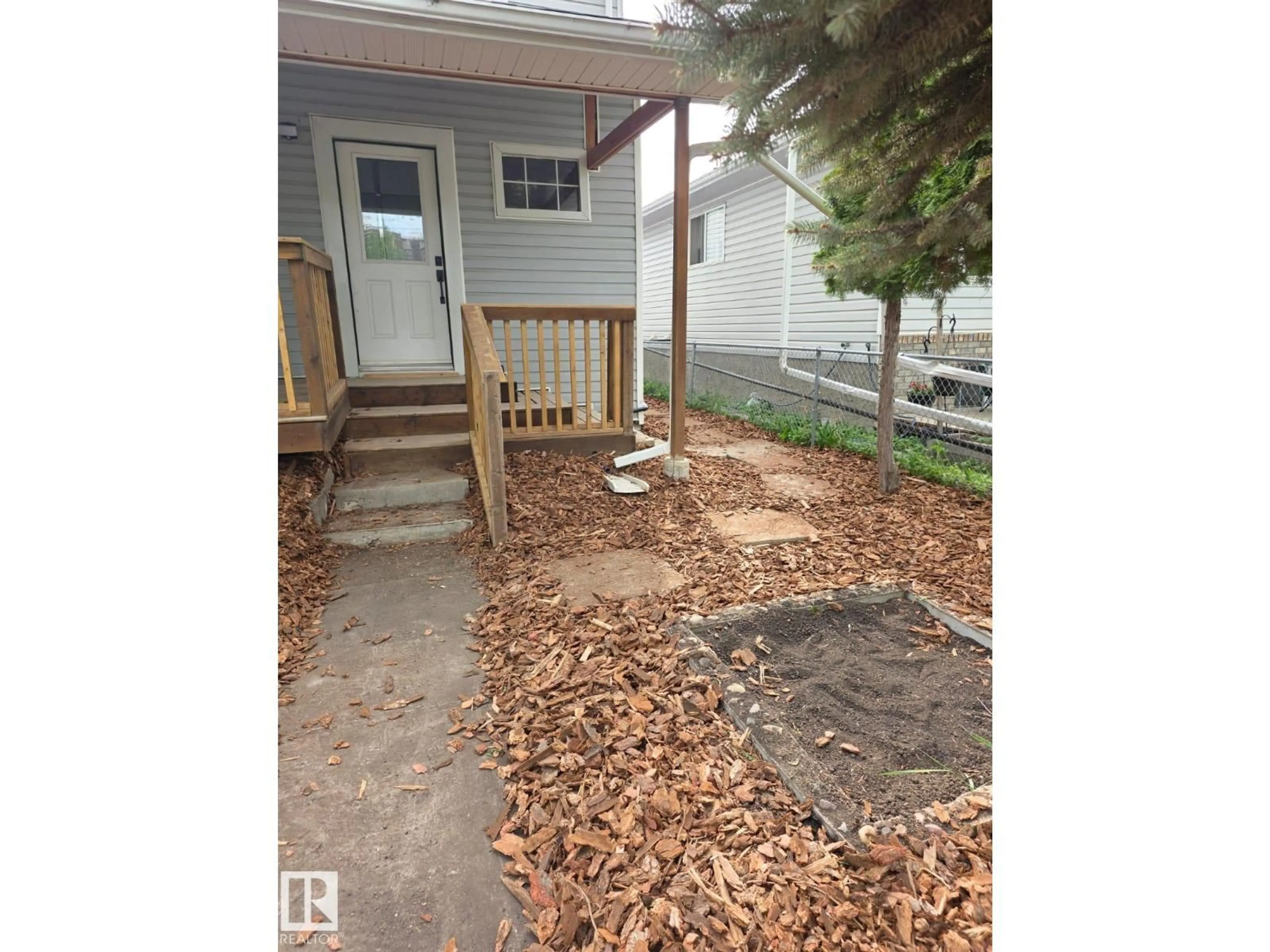 Unknown for 10656 93 ST, Edmonton Alberta T5H1X9