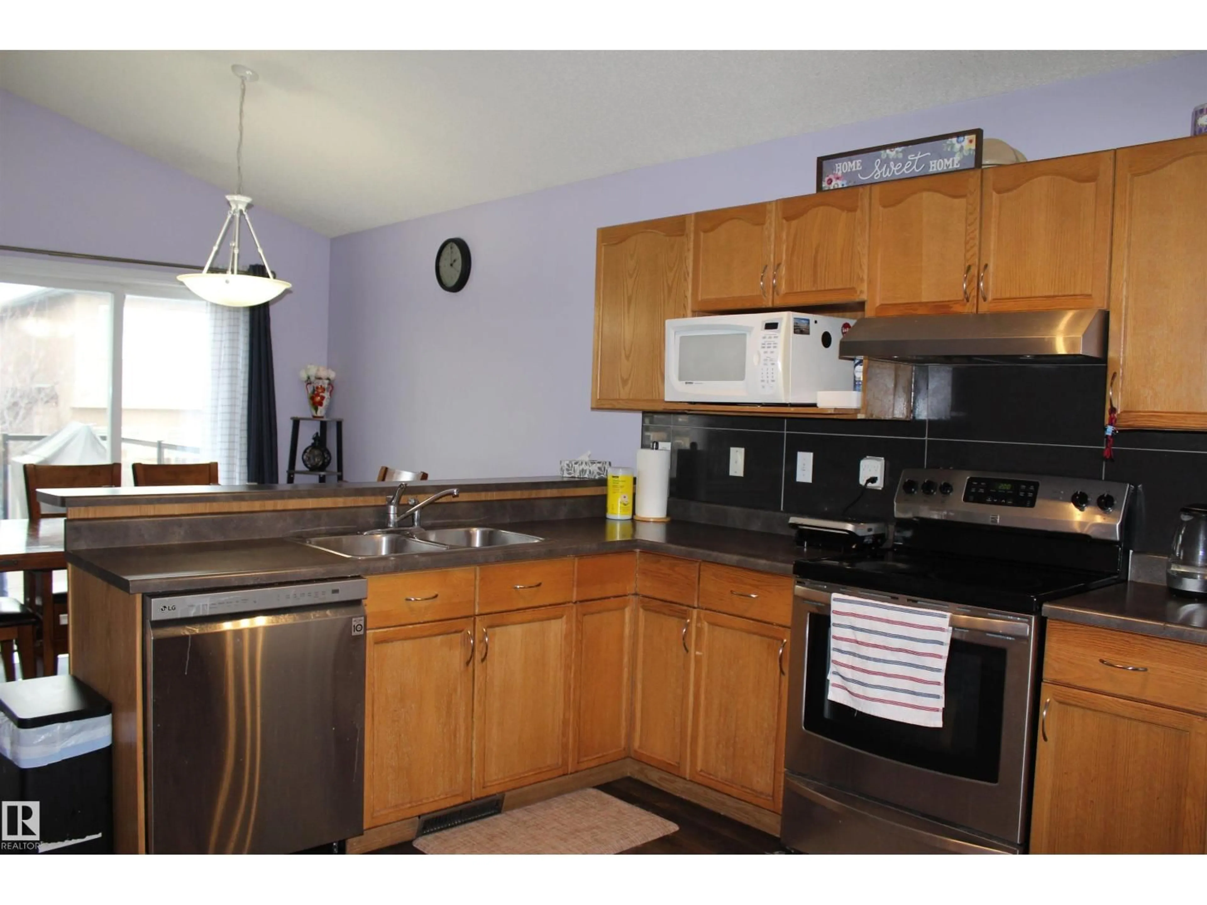 Standard kitchen, unknown for NW - 16256 132 ST, Edmonton Alberta T6V1X5