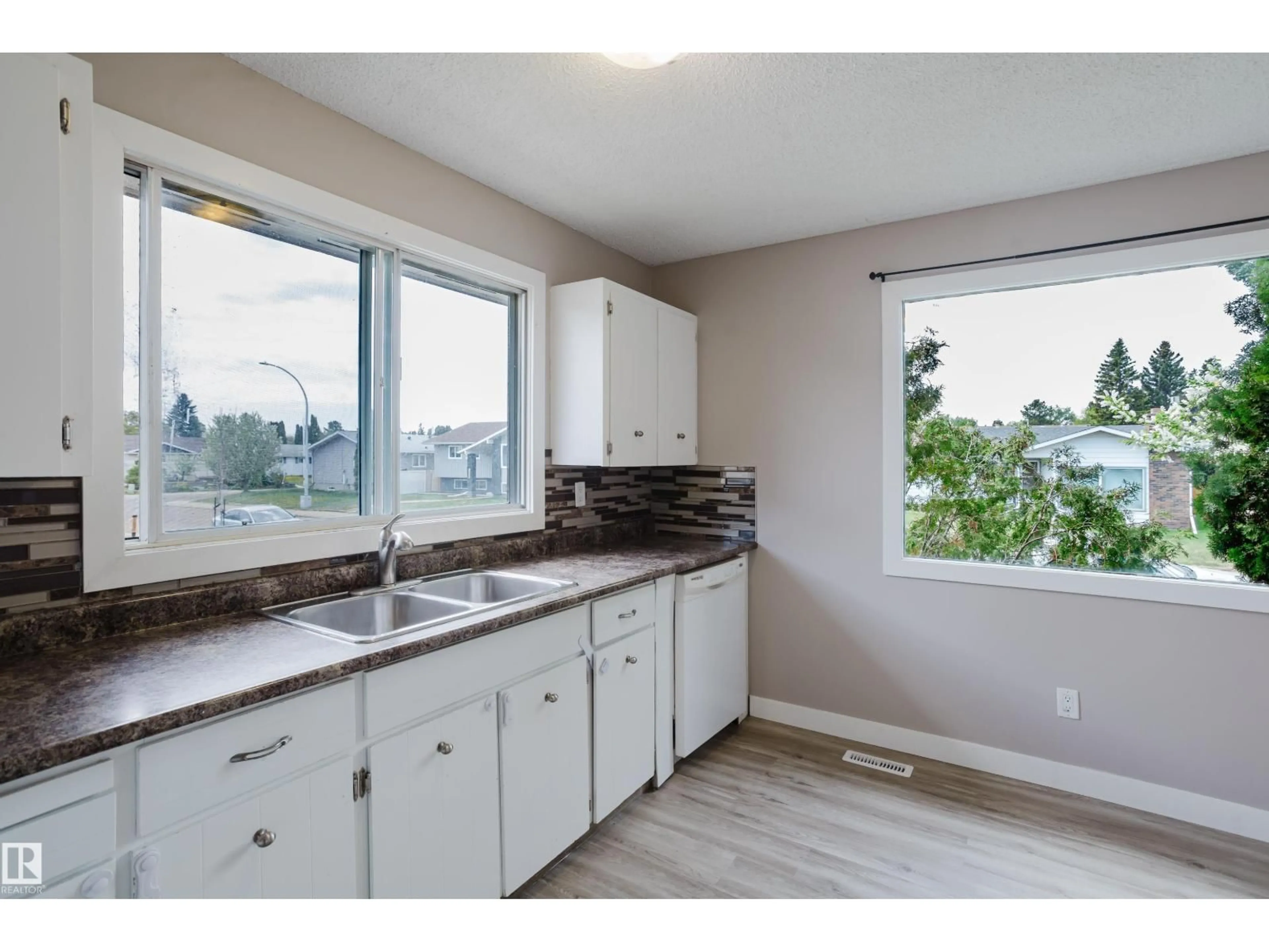 Unknown for 11916 152A AV, Edmonton Alberta T5X1E6