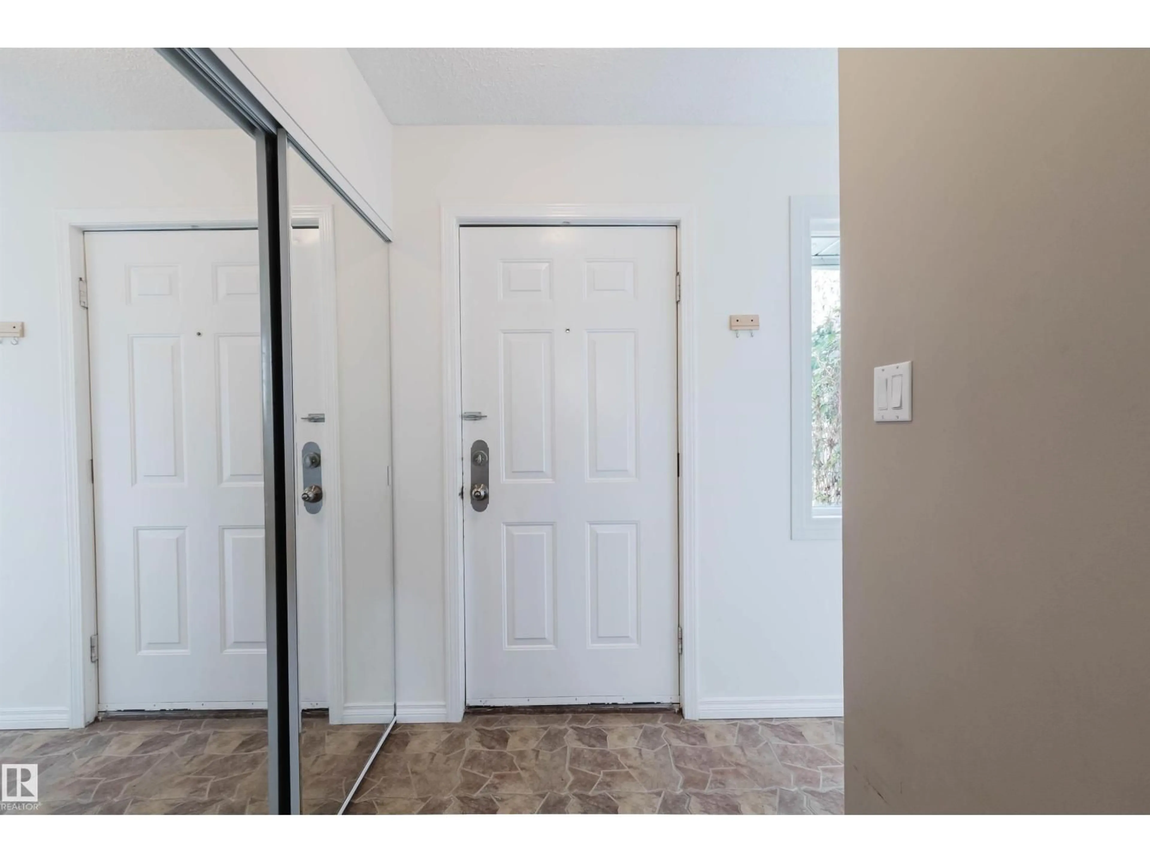 Indoor entryway for 134 CALLINGWOOD PL, Edmonton Alberta T5T2C6