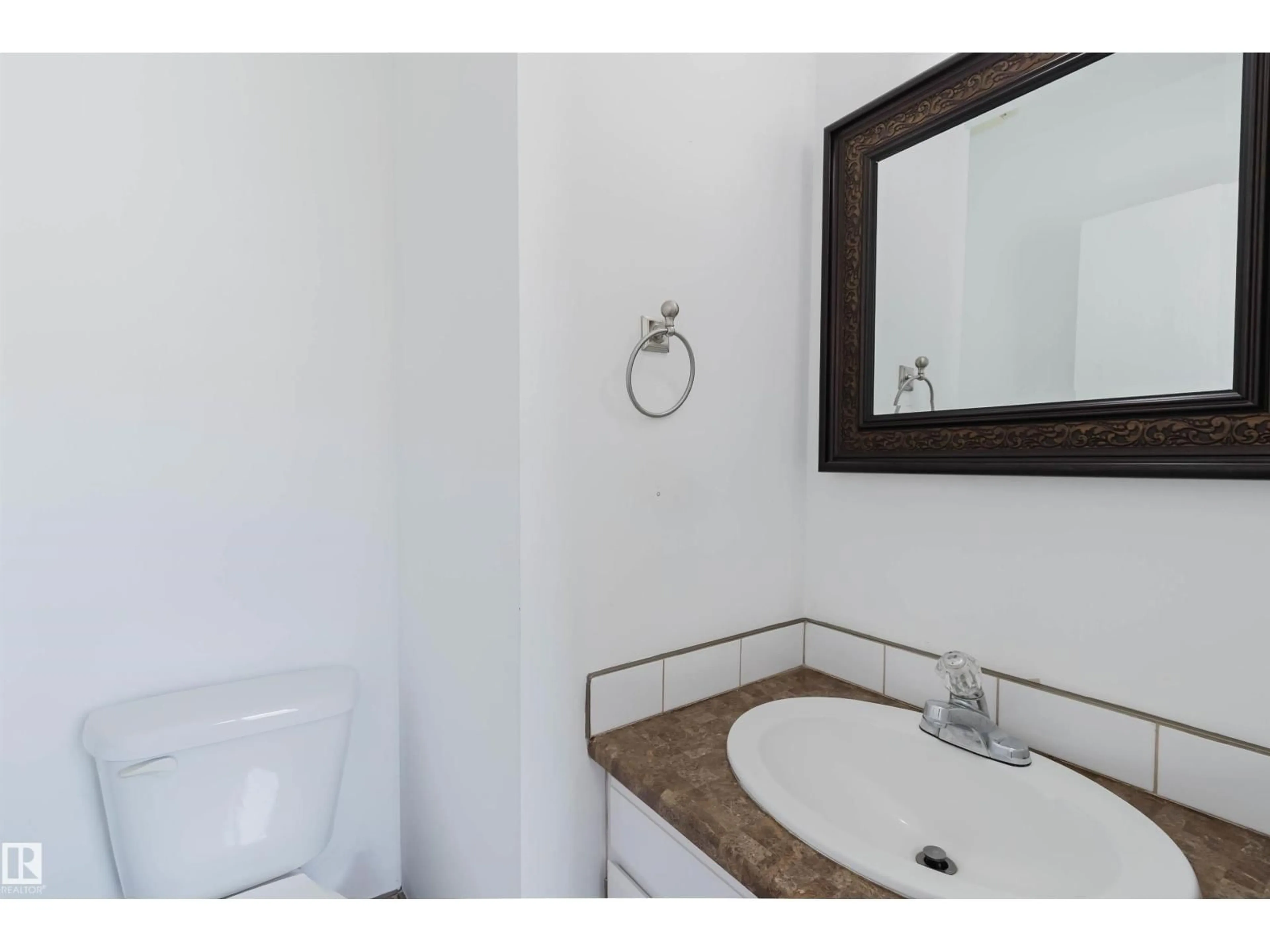 Standard bathroom, ceramic/tile floor for 134 CALLINGWOOD PL, Edmonton Alberta T5T2C6
