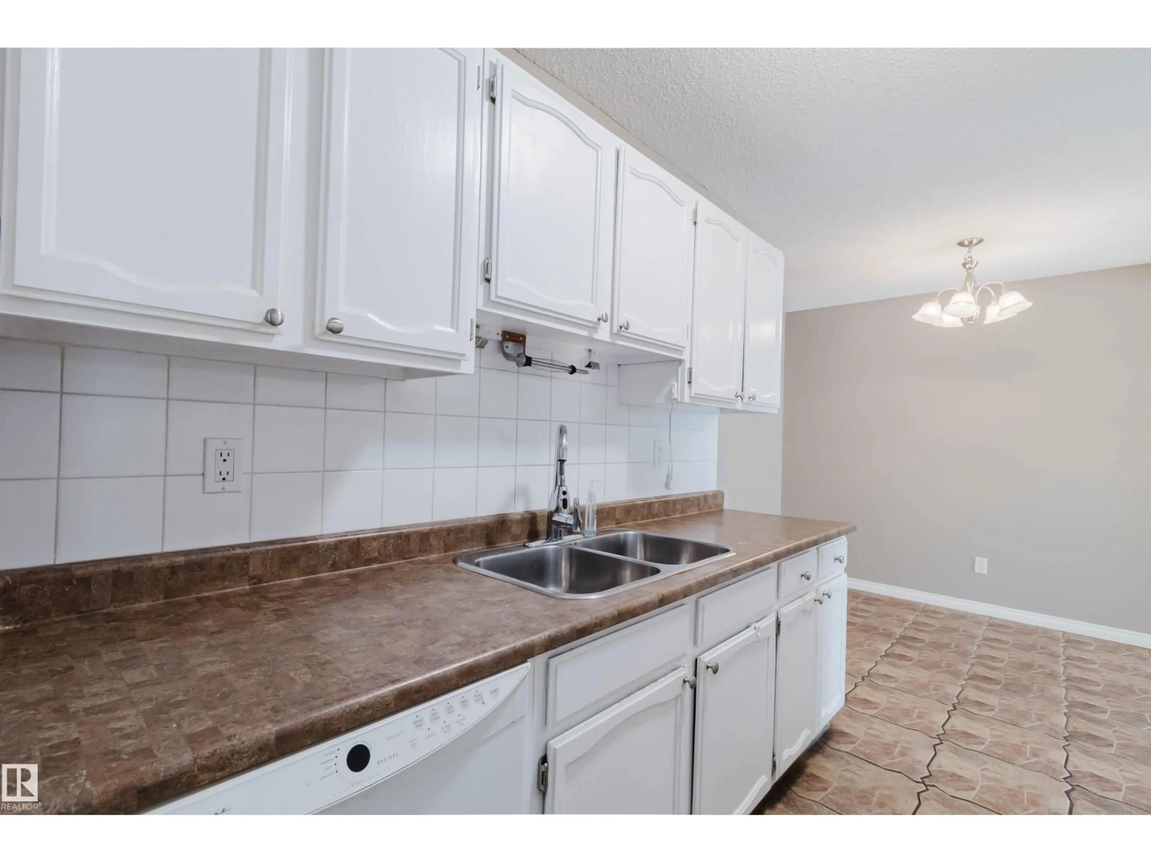 Standard kitchen, unknown for 134 CALLINGWOOD PL, Edmonton Alberta T5T2C6