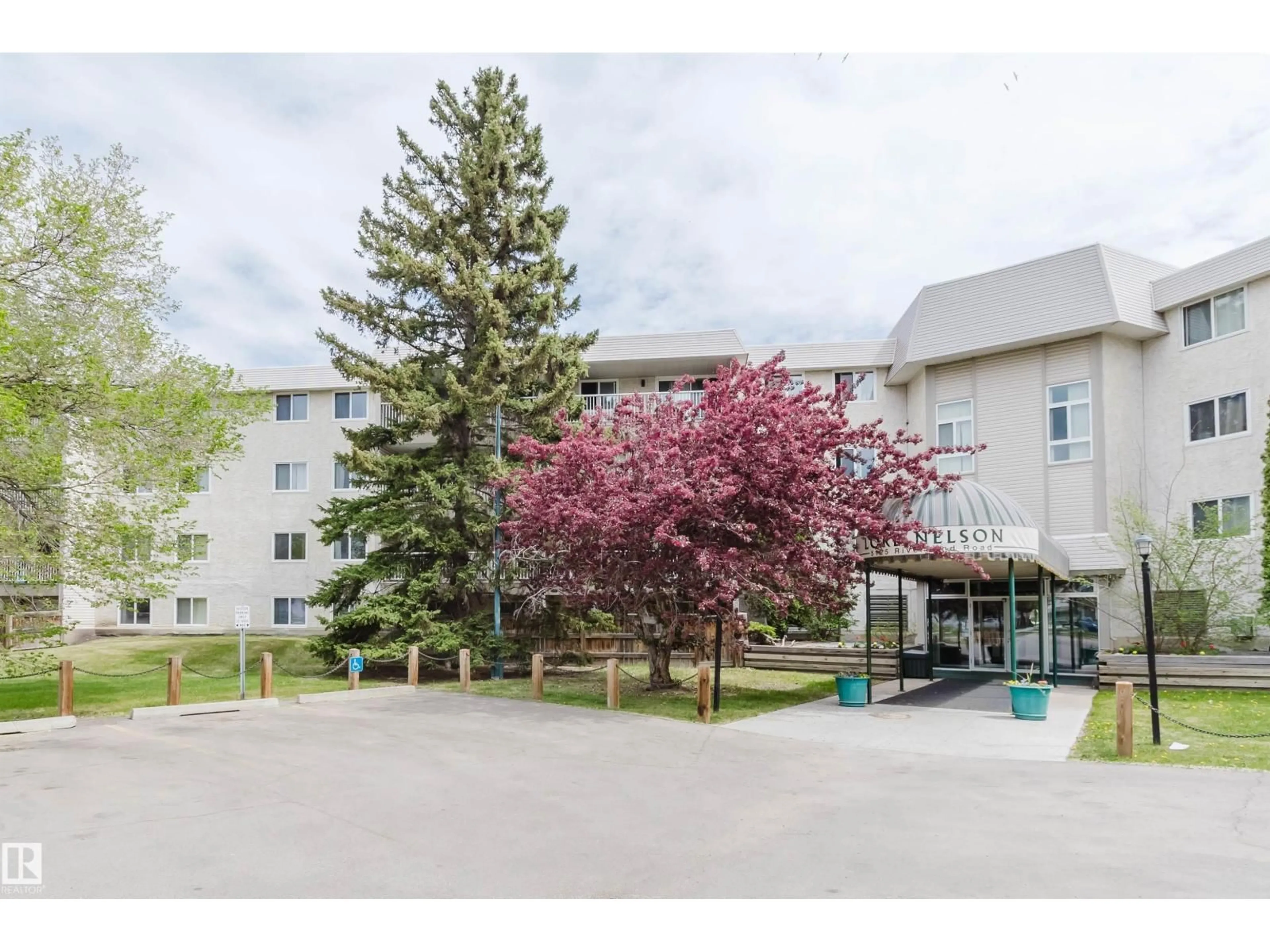 Patio, mountain view for 5125 - 126 RIVERBEND RD, Edmonton Alberta T6H5K5