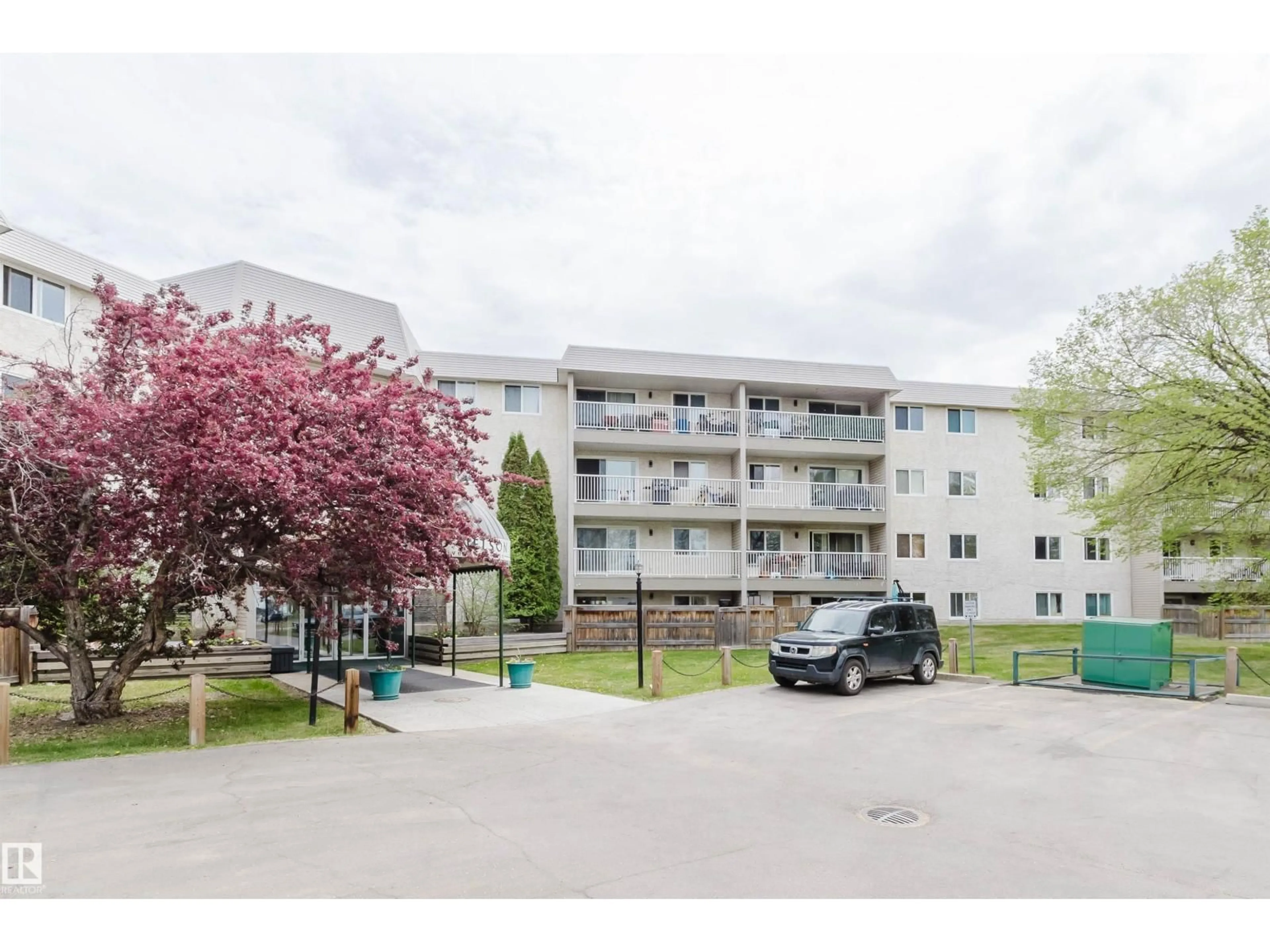 Unknown for 5125 - 126 RIVERBEND RD, Edmonton Alberta T6H5K5