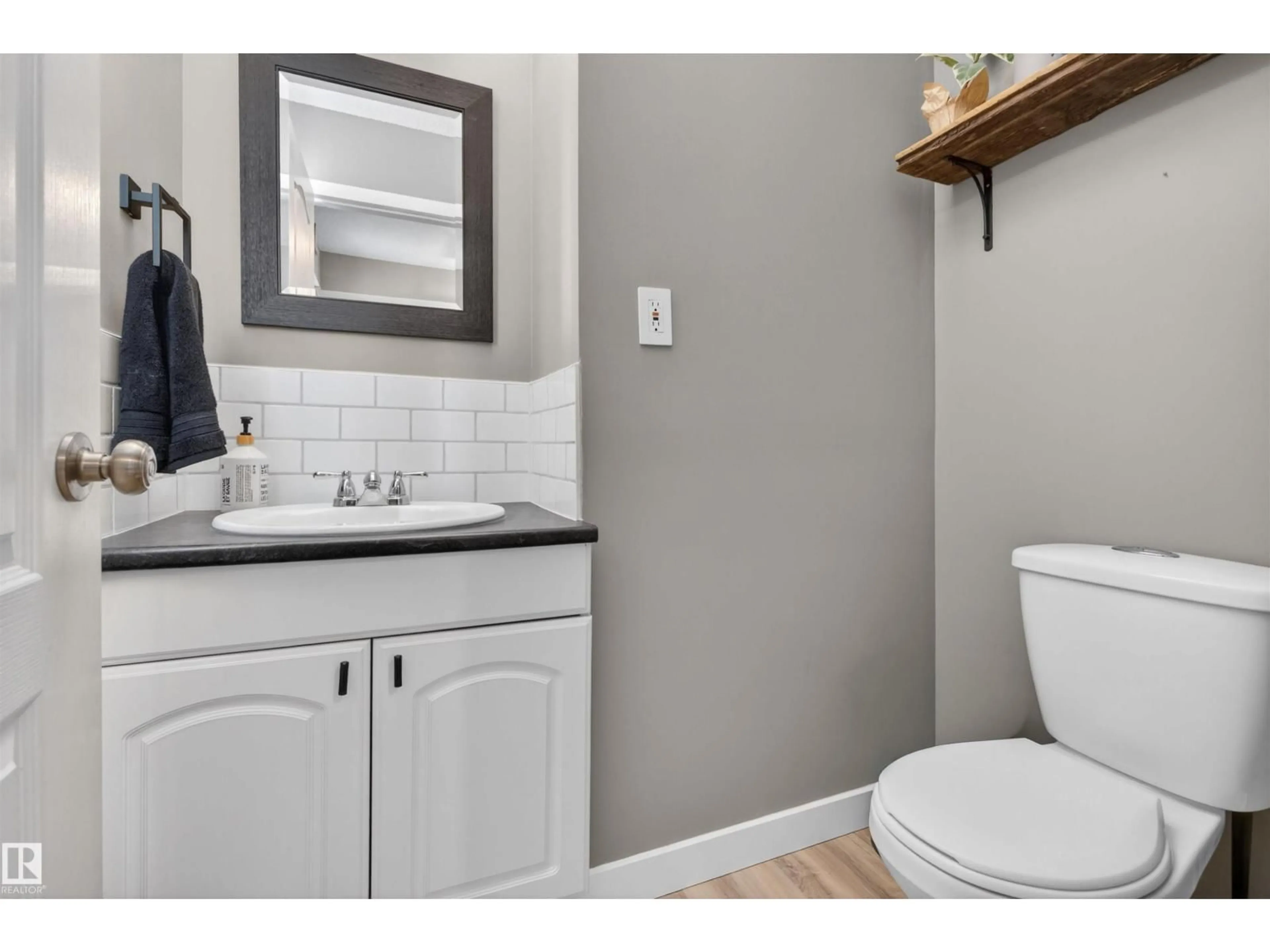 Standard bathroom, unknown for 18116 81 AV, Edmonton Alberta T5T1S4