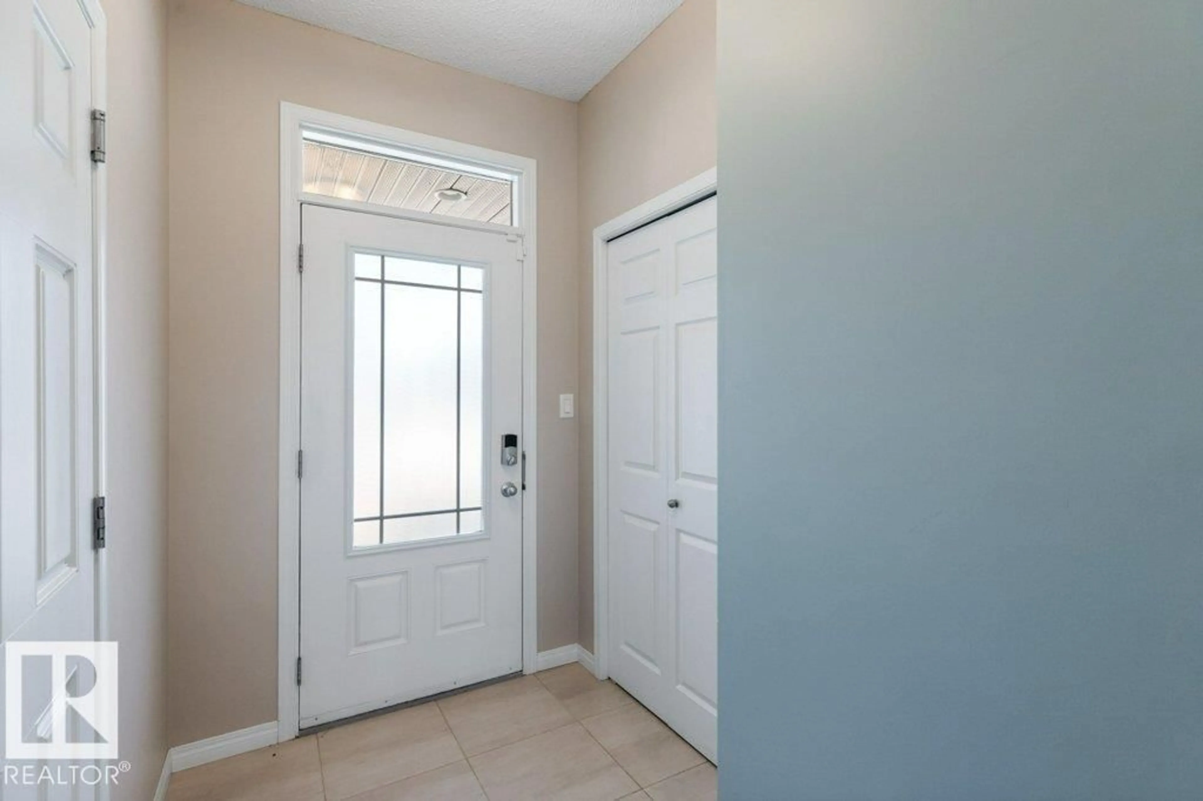 Indoor entryway for SW - 3119 CARPENTER LANDING LD, Edmonton Alberta T6W2Y8