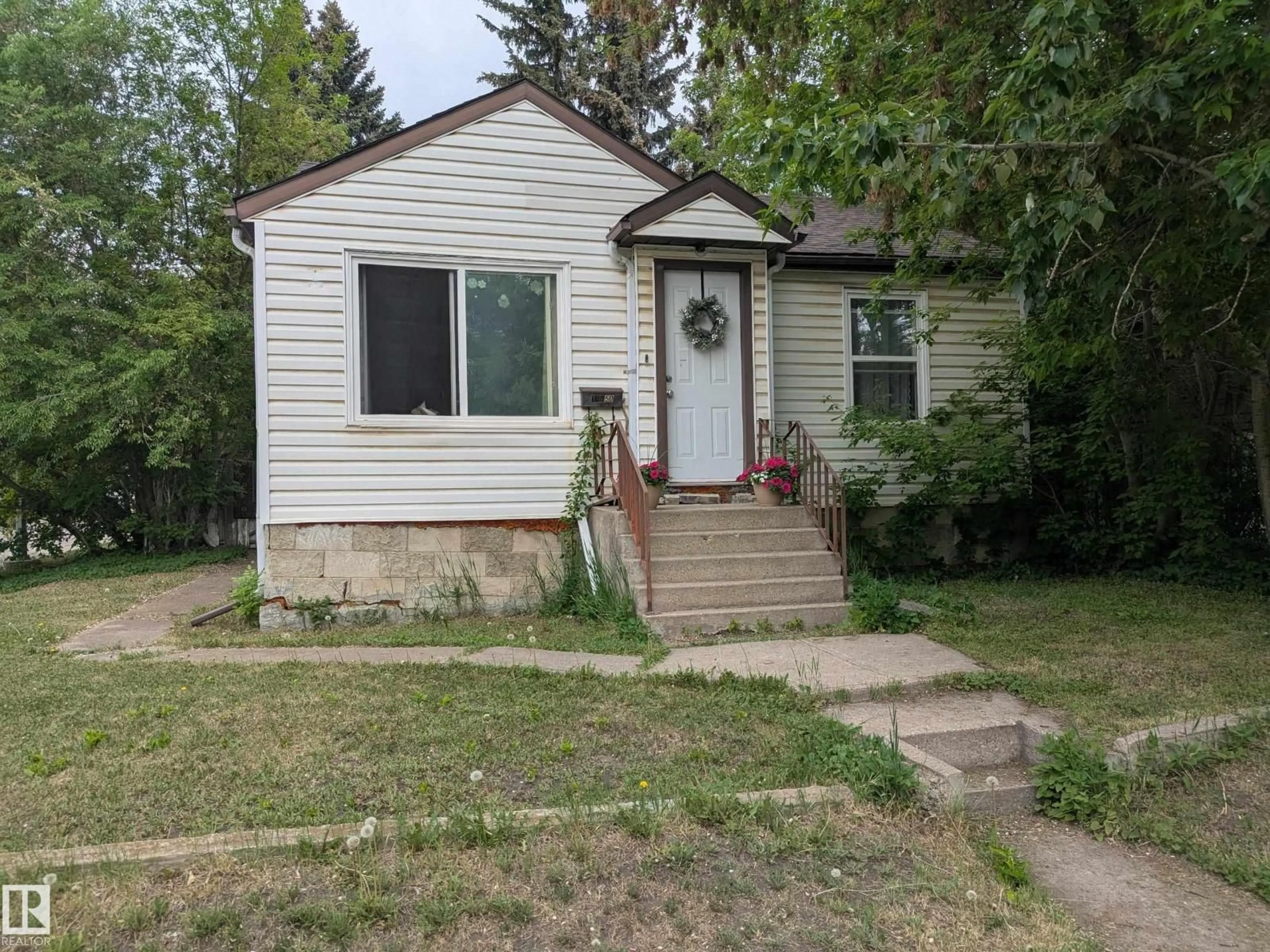 Unknown for 10650 76 AV, Edmonton Alberta T6E1L5